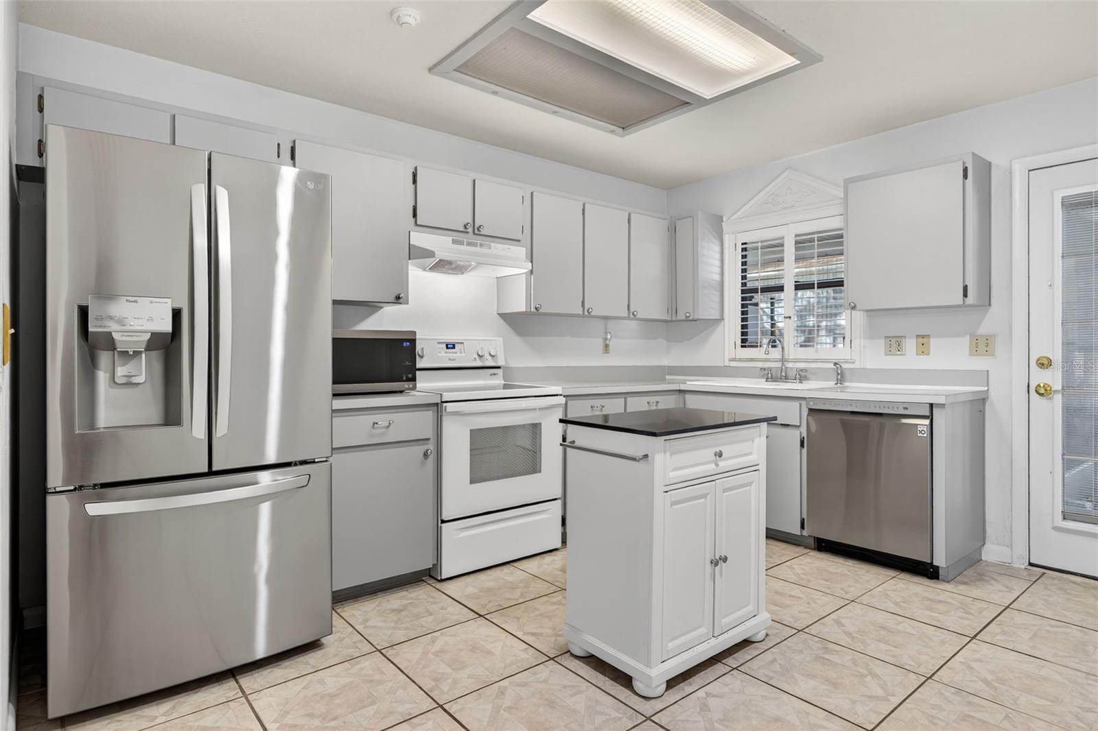 Image 10 of 31 For 7016 2nd Street N