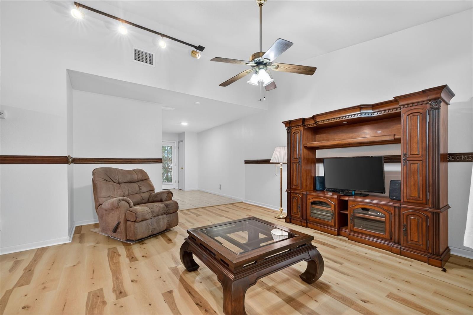 Image 7 of 31 For 7016 2nd Street N