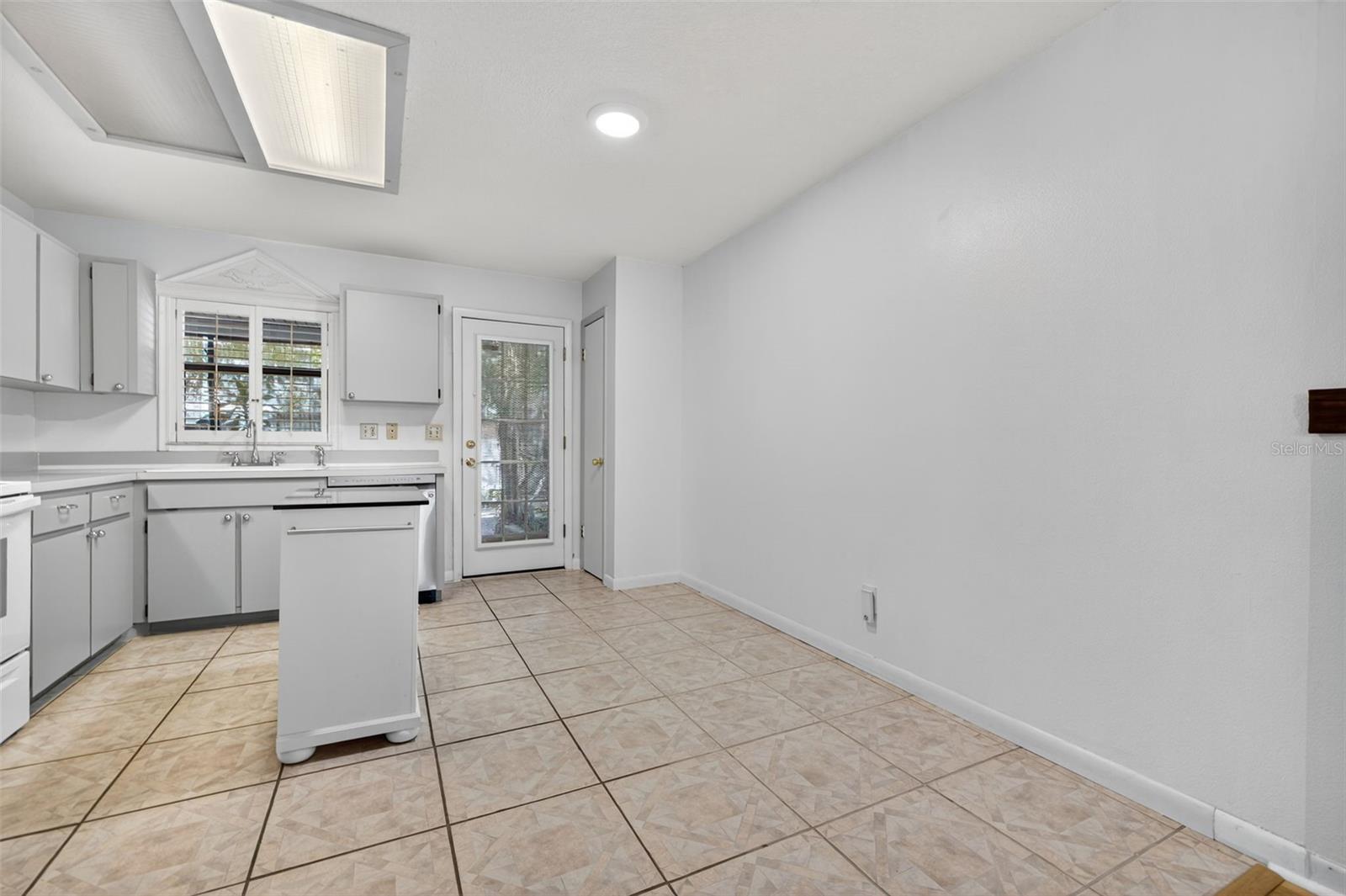 Image 8 of 31 For 7016 2nd Street N