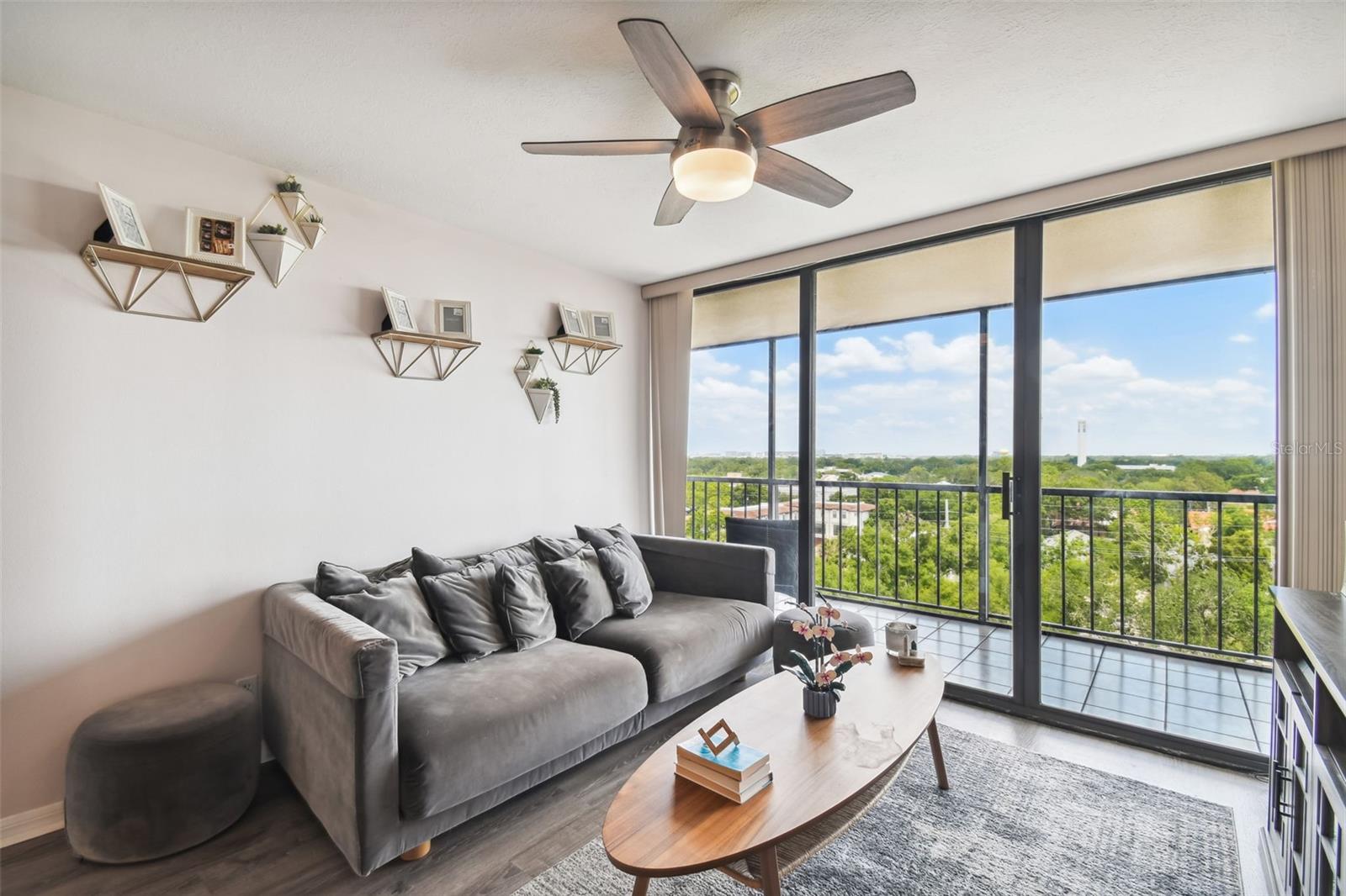 Image 11 of 32 For 3211 Swann Avenue 903