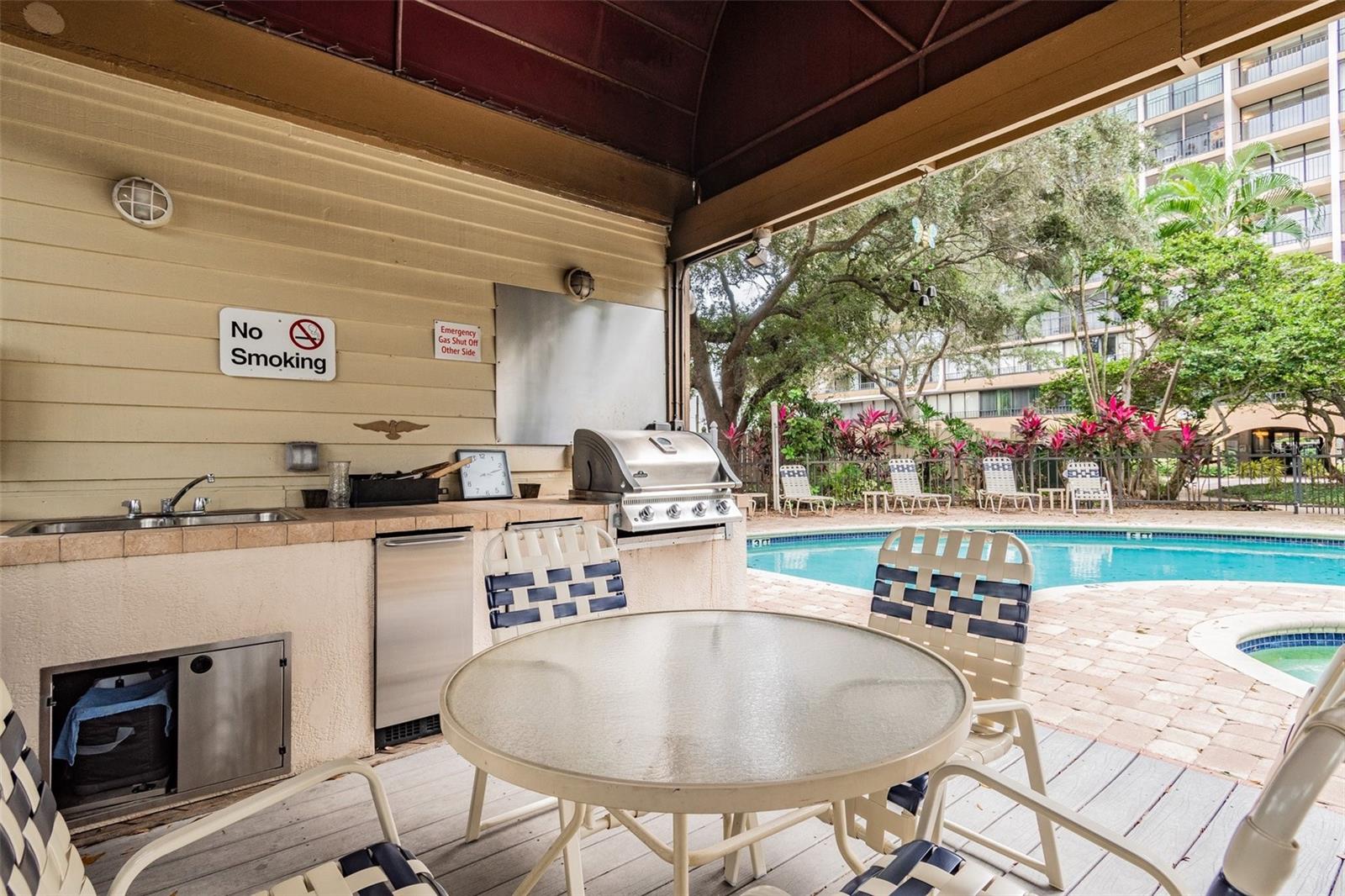 Image 27 of 32 For 3211 Swann Avenue 903