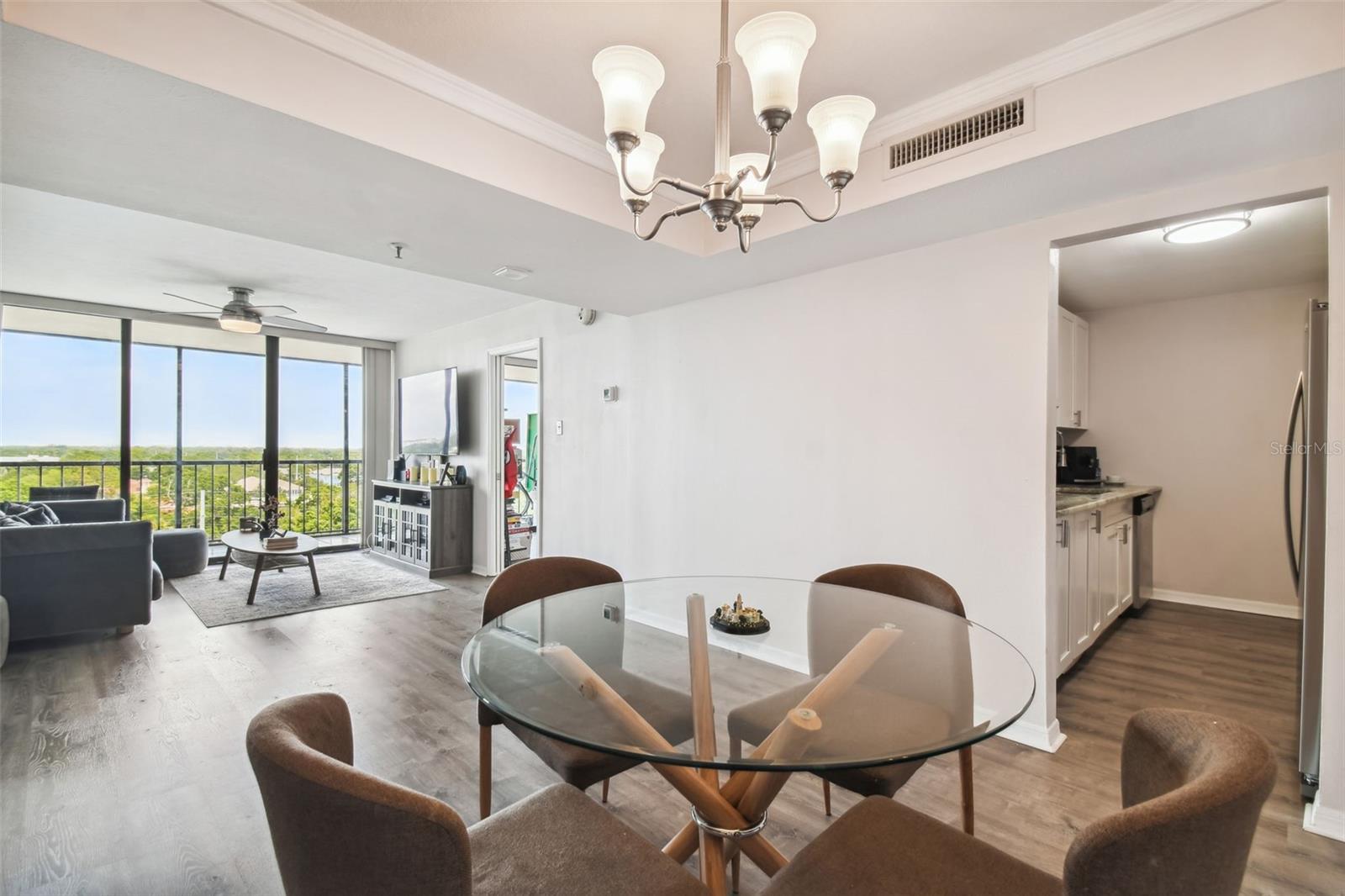 Image 5 of 32 For 3211 Swann Avenue 903