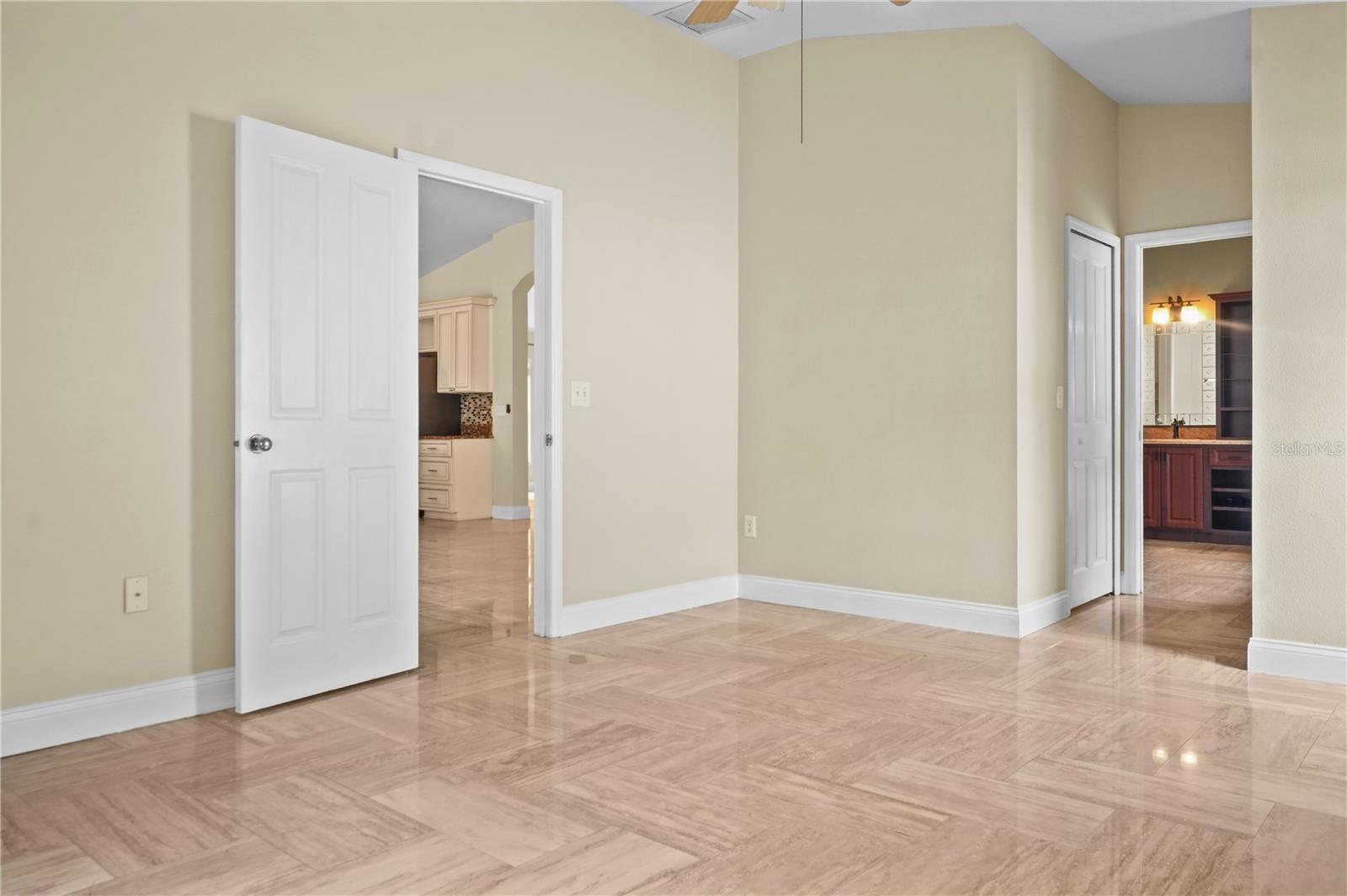 Image 14 of 43 For 9986 Stockbridge Drive