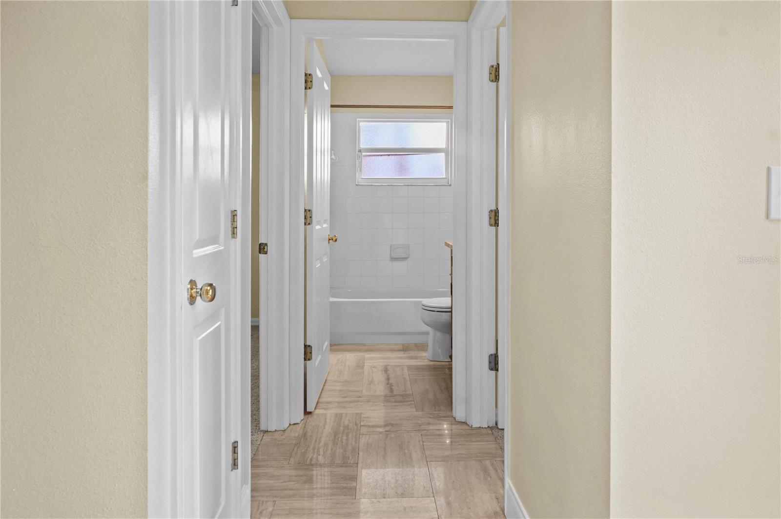 Image 25 of 43 For 9986 Stockbridge Drive