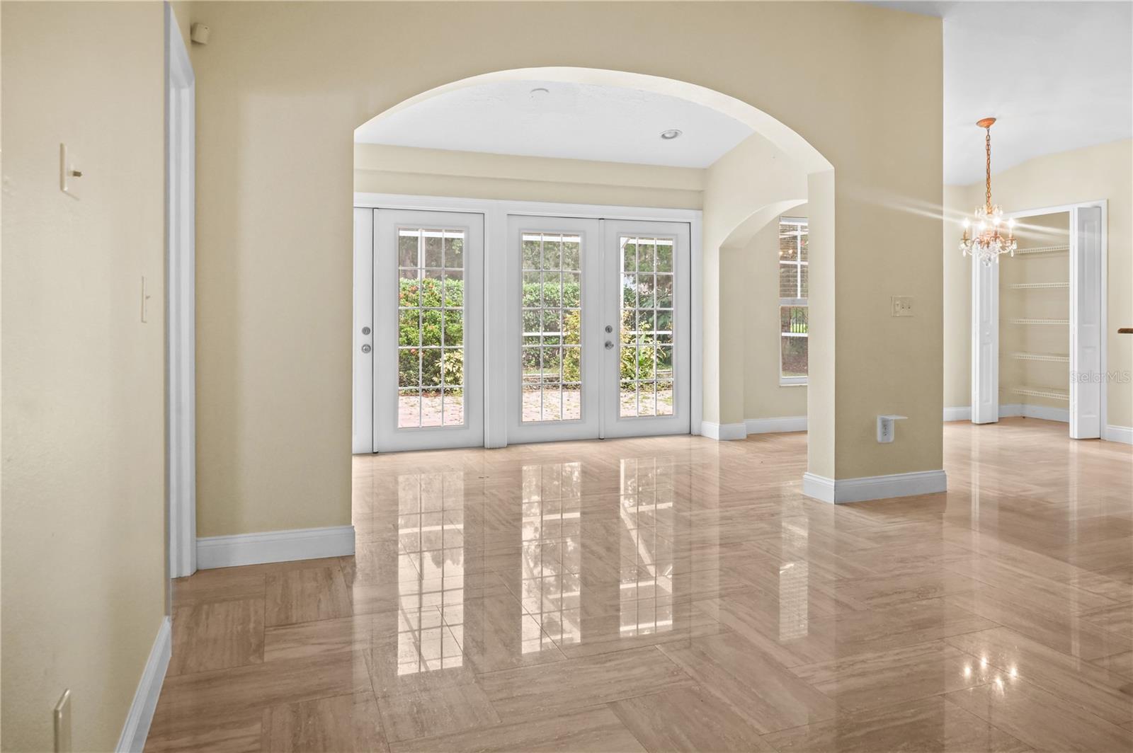 Image 3 of 43 For 9986 Stockbridge Drive