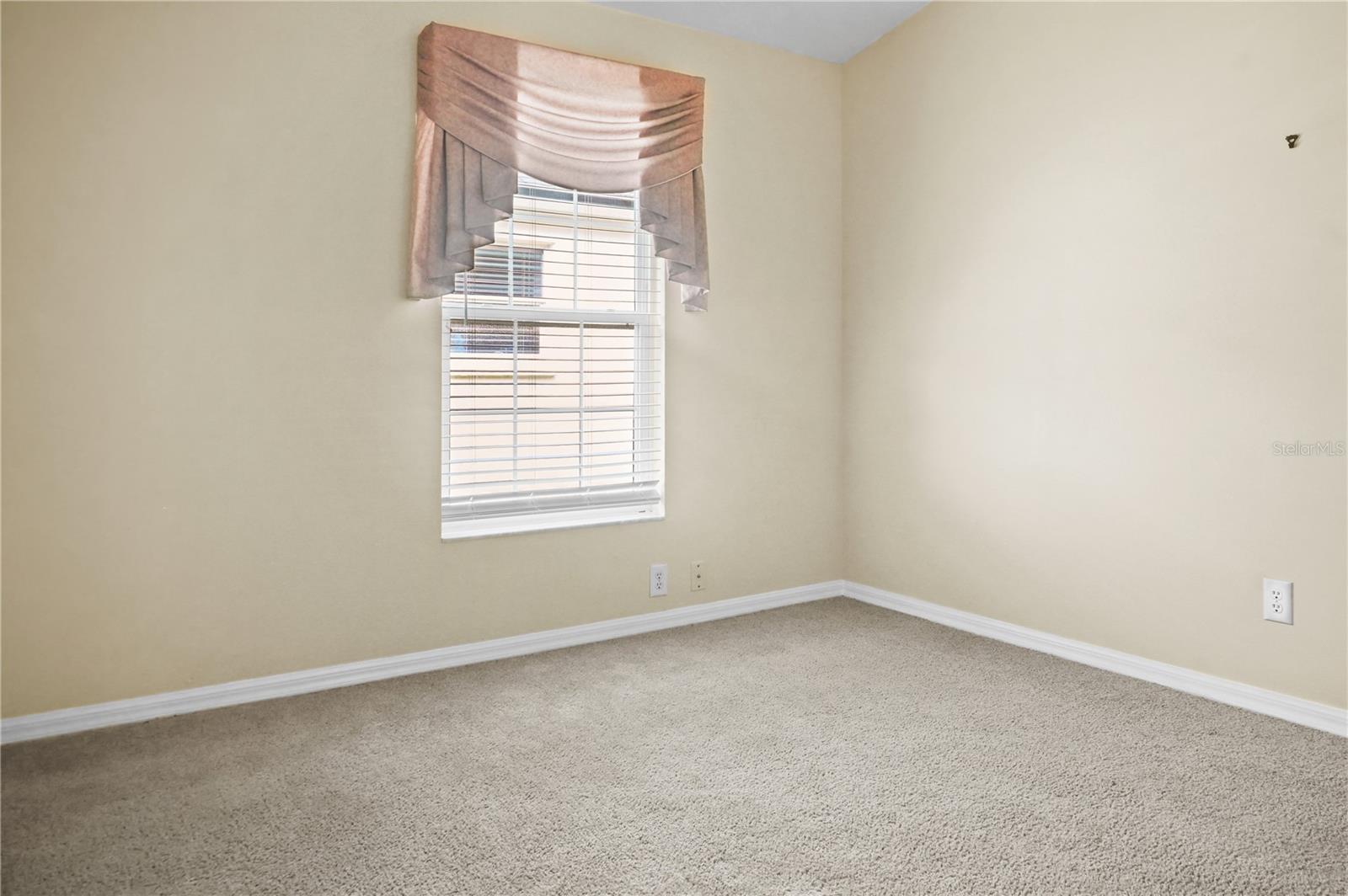 Image 33 of 43 For 9986 Stockbridge Drive