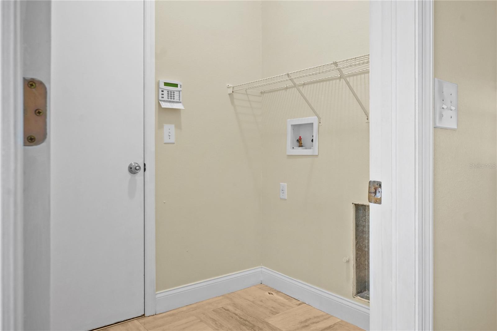 Image 35 of 43 For 9986 Stockbridge Drive