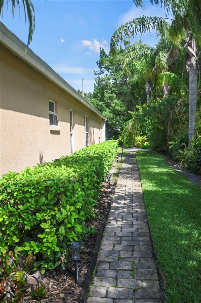 Image 40 of 43 For 9986 Stockbridge Drive