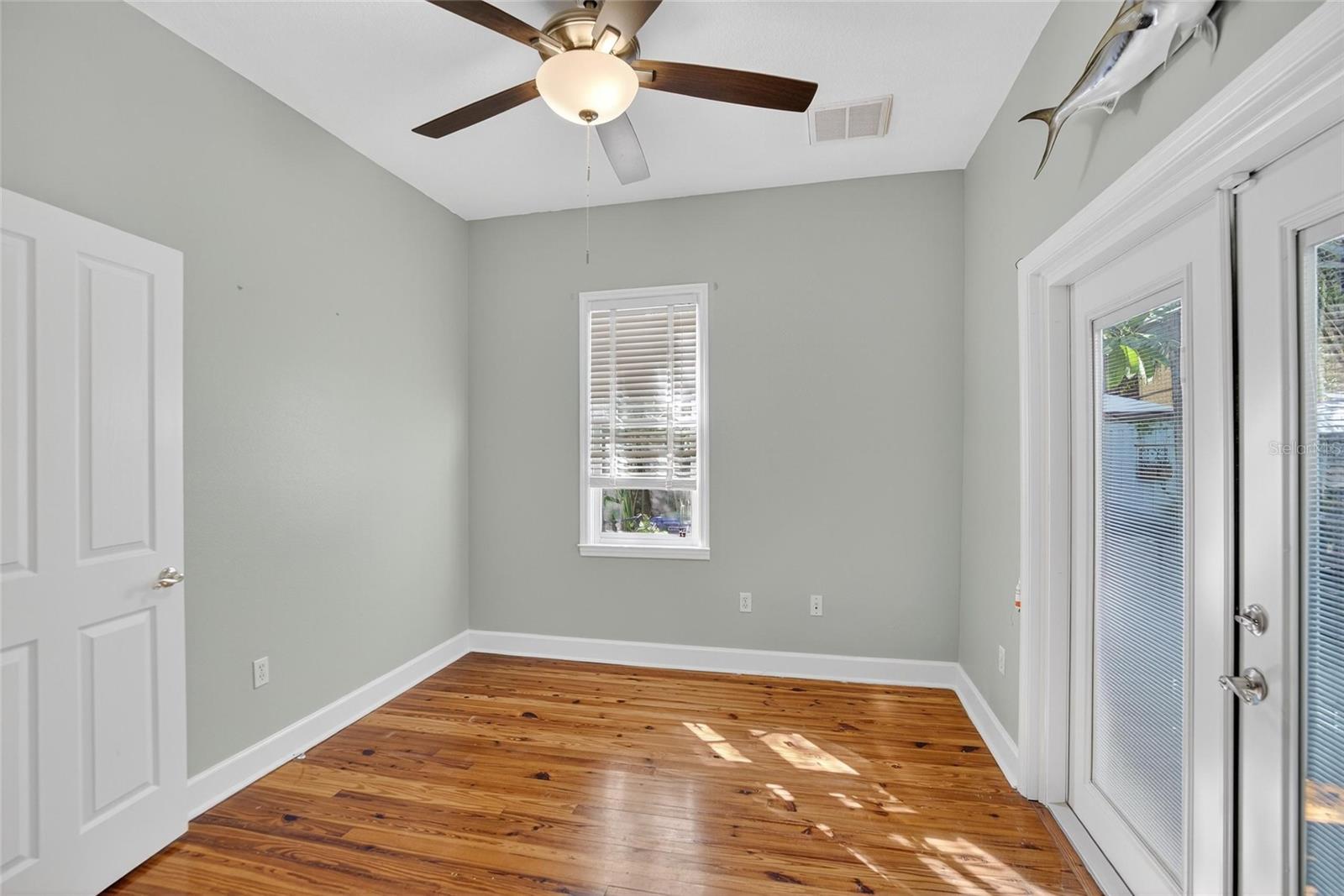 Image 17 of 72 For 1722 5th Avenue