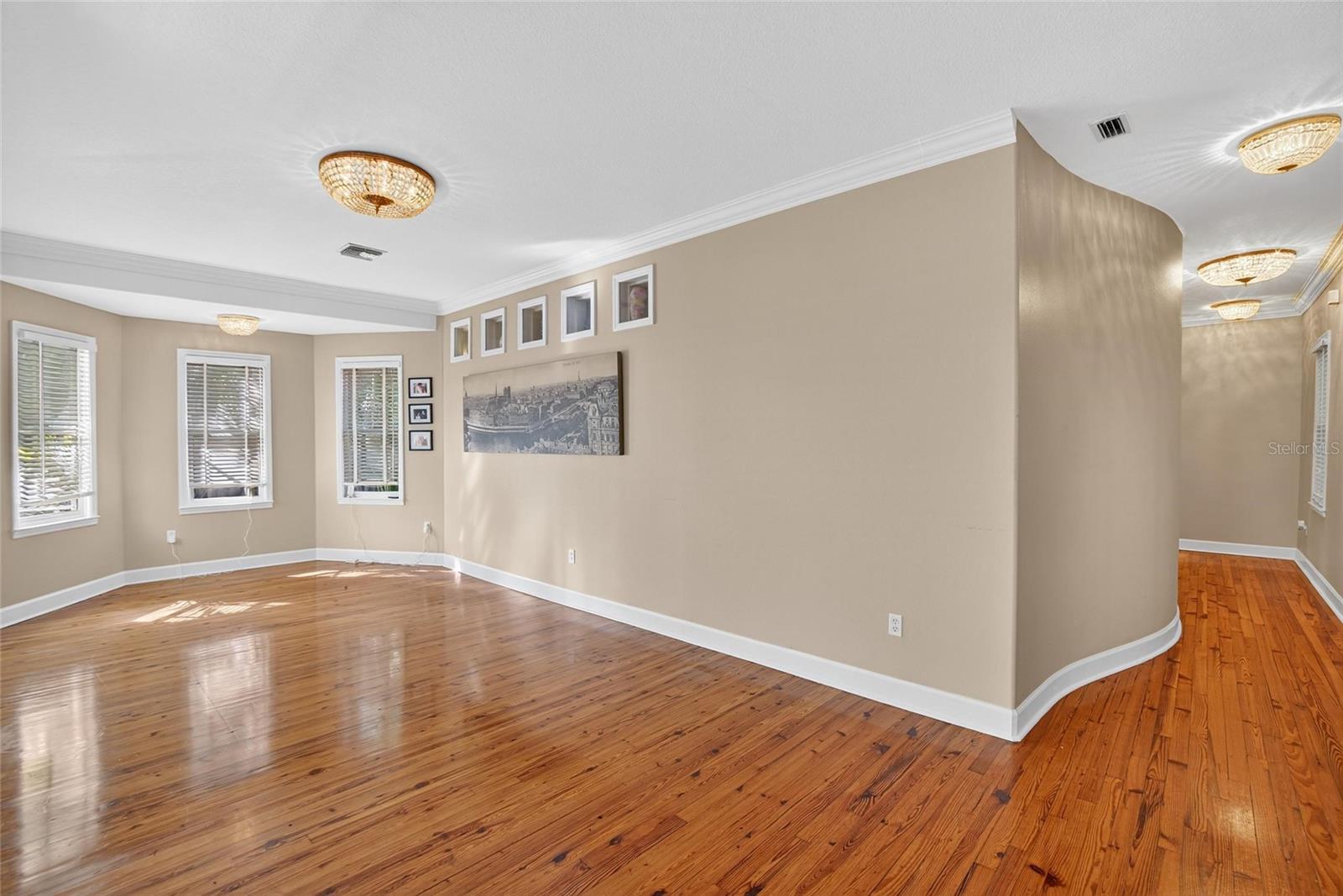 Image 3 of 72 For 1722 5th Avenue