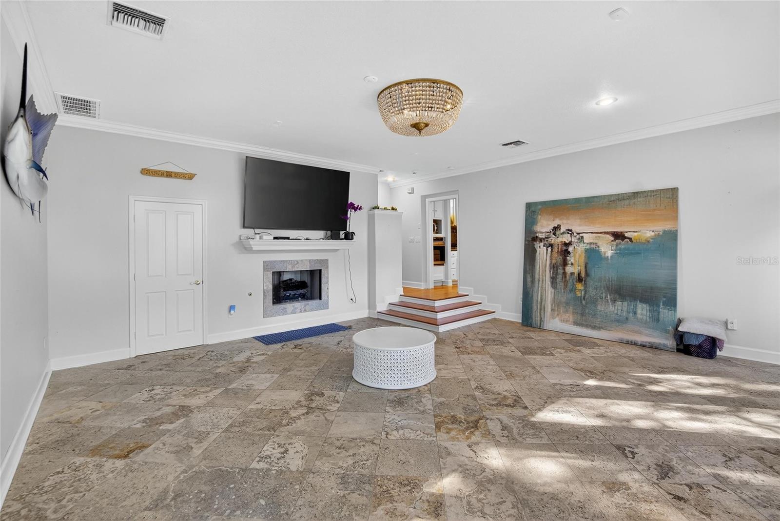 Image 36 of 72 For 1722 5th Avenue