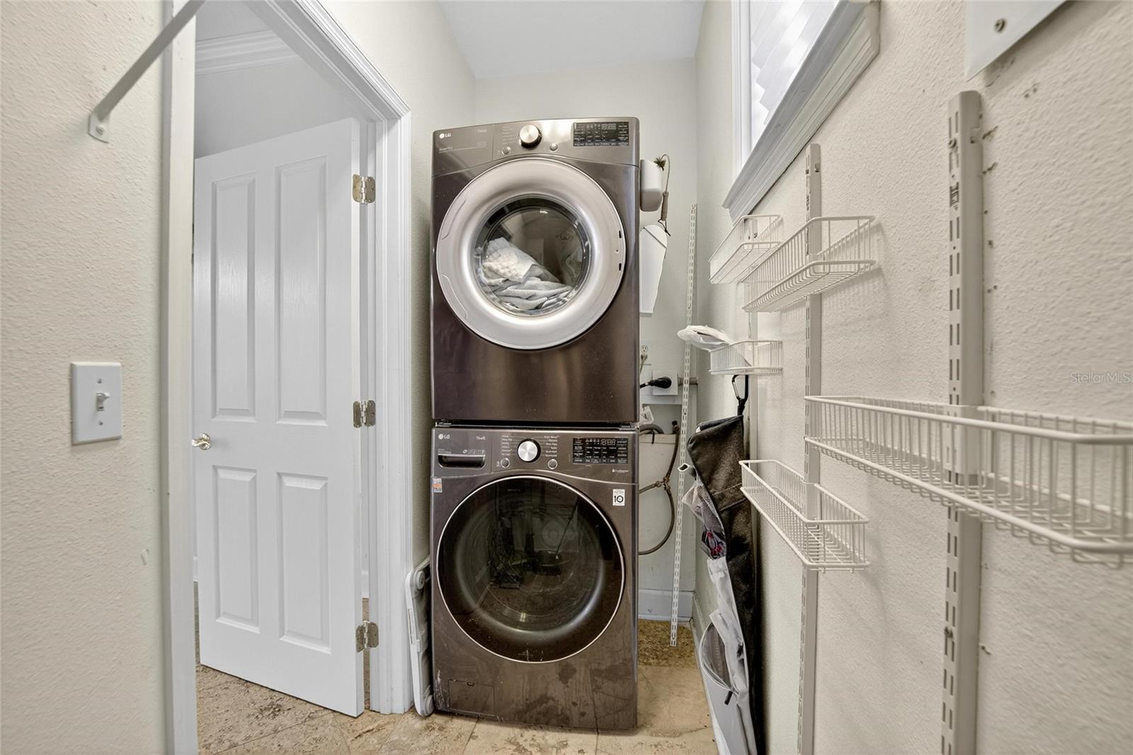 Image 37 of 72 For 1722 5th Avenue