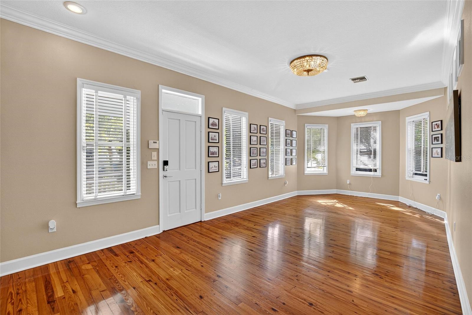 Image 4 of 72 For 1722 5th Avenue