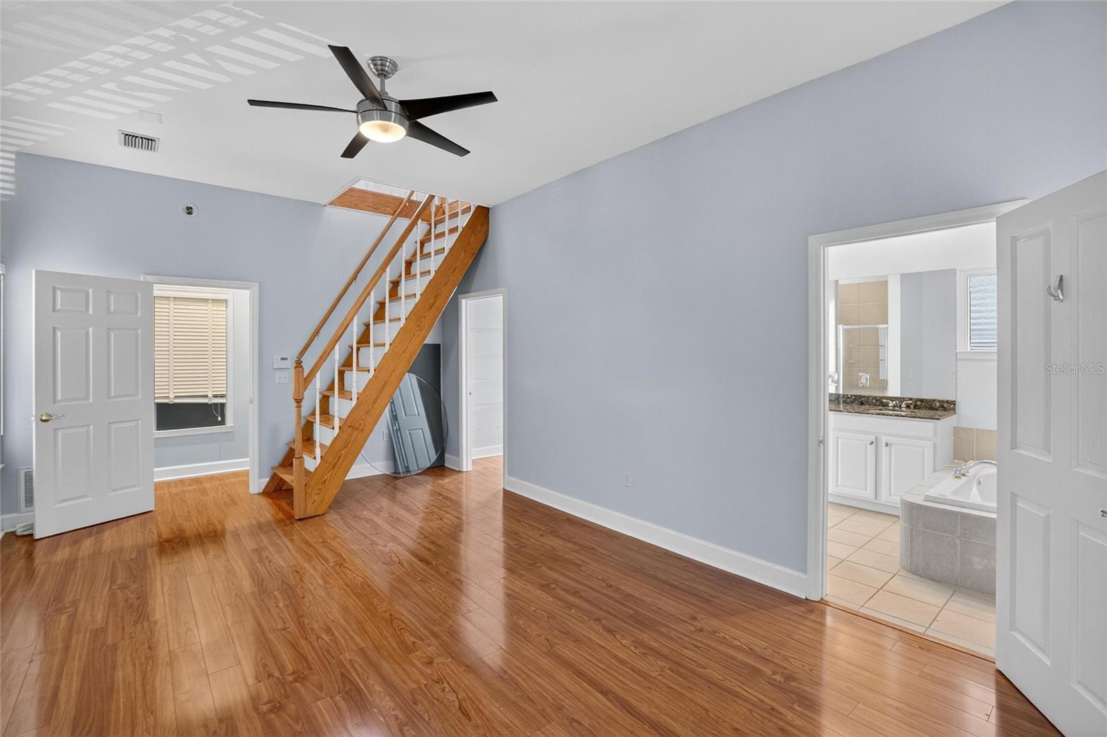 Image 41 of 72 For 1722 5th Avenue
