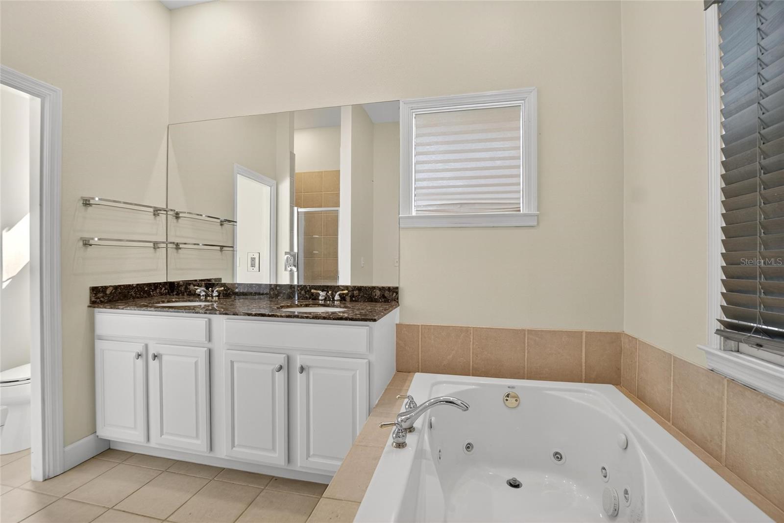 Image 42 of 72 For 1722 5th Avenue