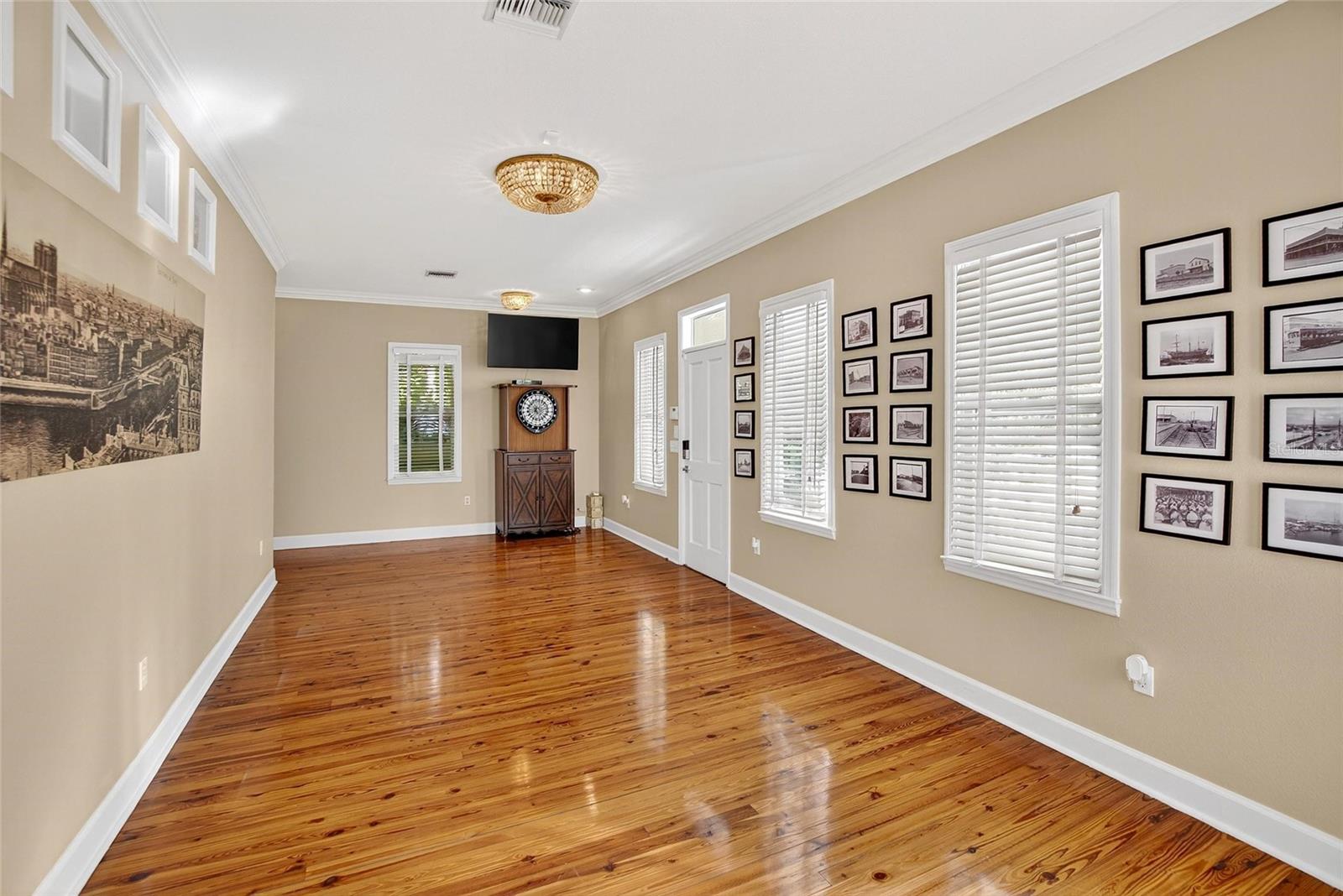 Image 7 of 72 For 1722 5th Avenue