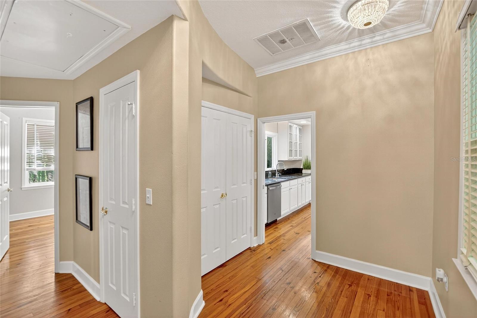 Image 8 of 72 For 1722 5th Avenue