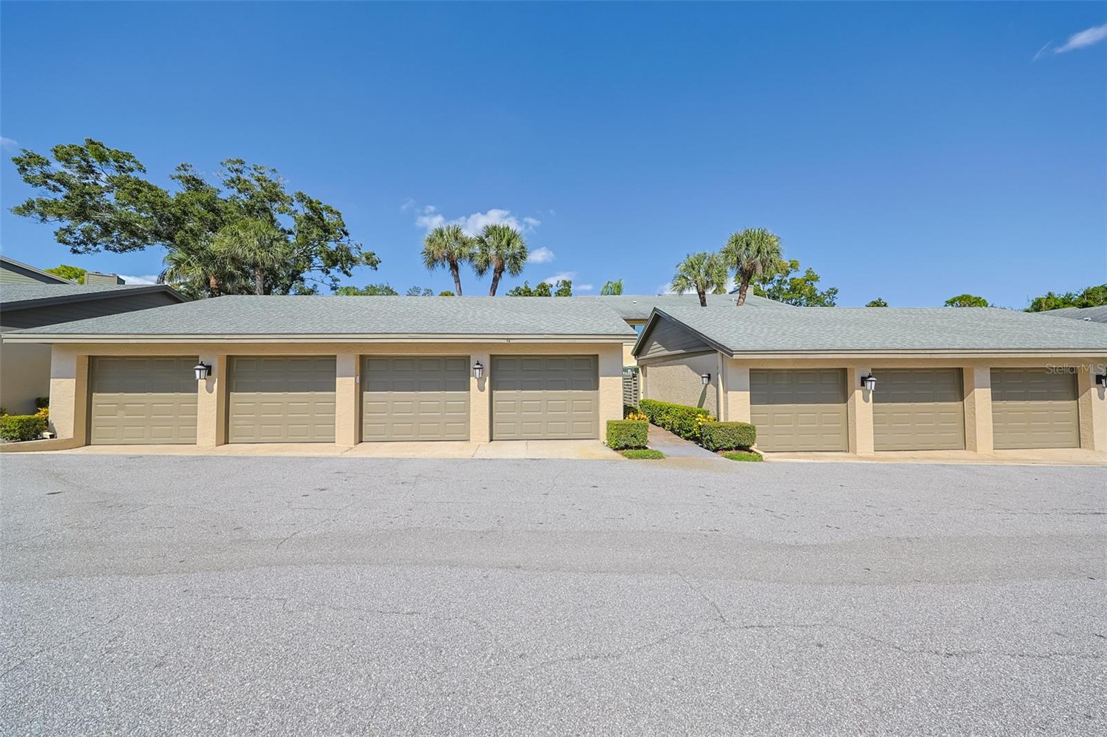 Image 33 of 43 For 3165 Landmark Drive 713