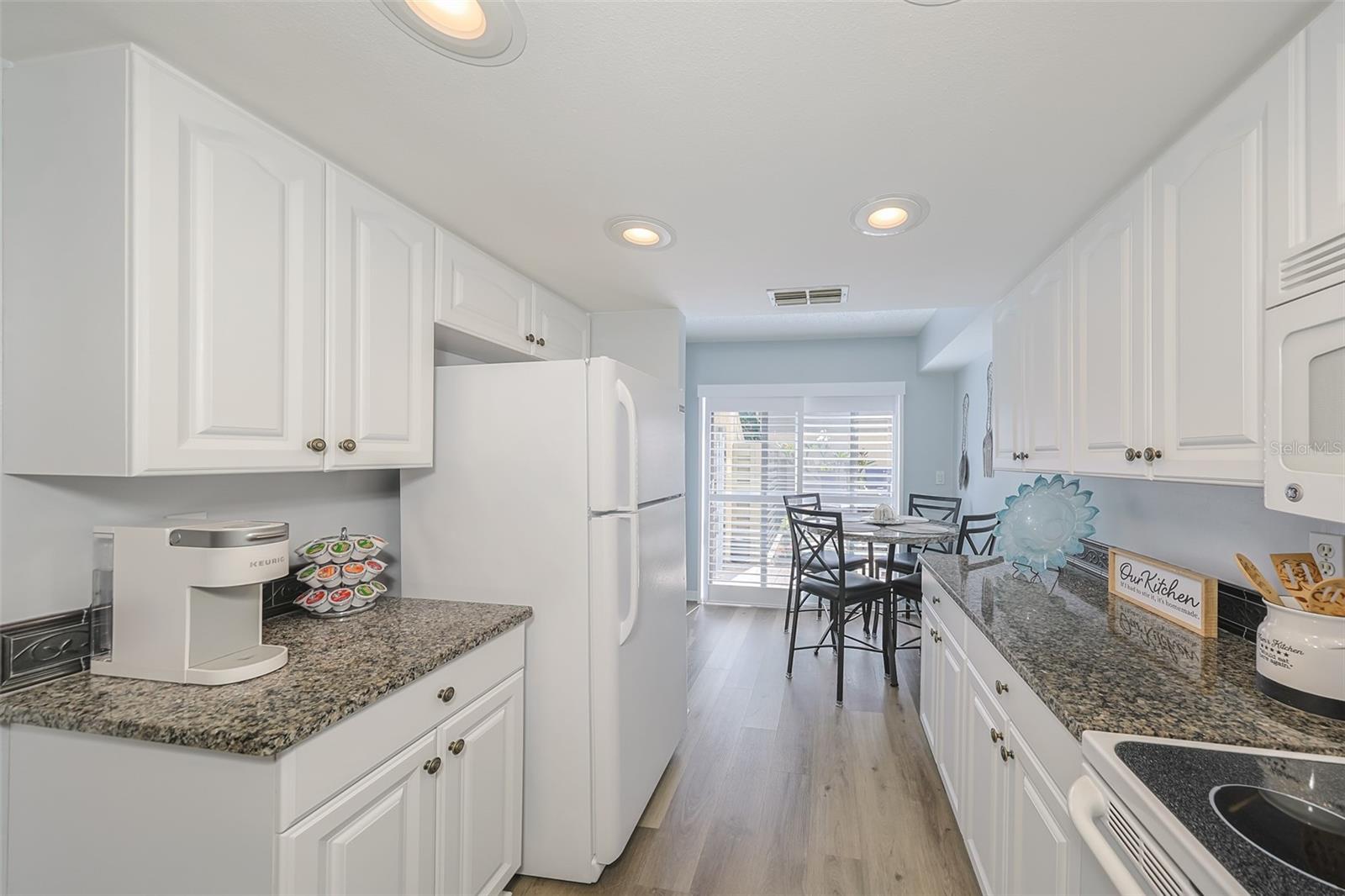 Image 7 of 43 For 3165 Landmark Drive 713