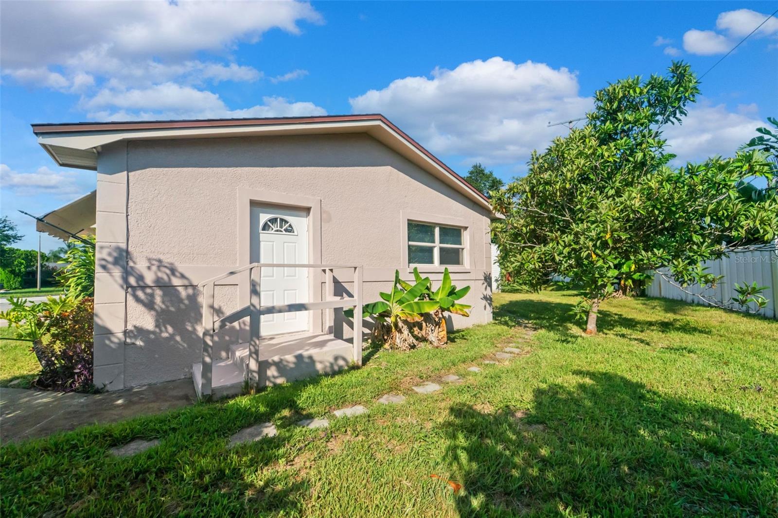 Image 26 of 31 For 10701 Village Green Avenue