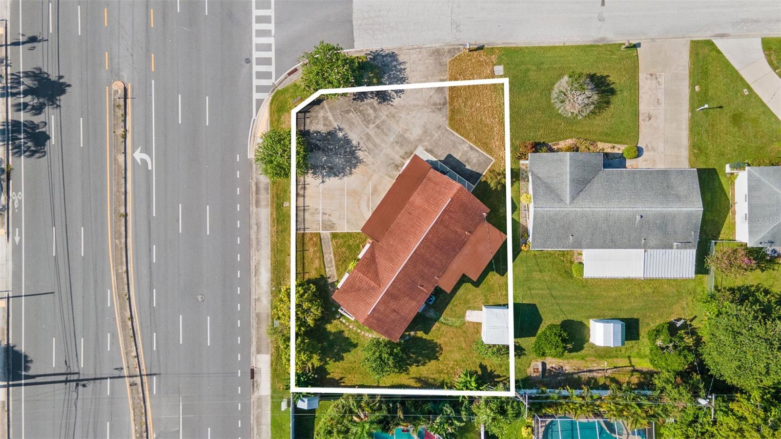 Image 27 of 31 For 10701 Village Green Avenue