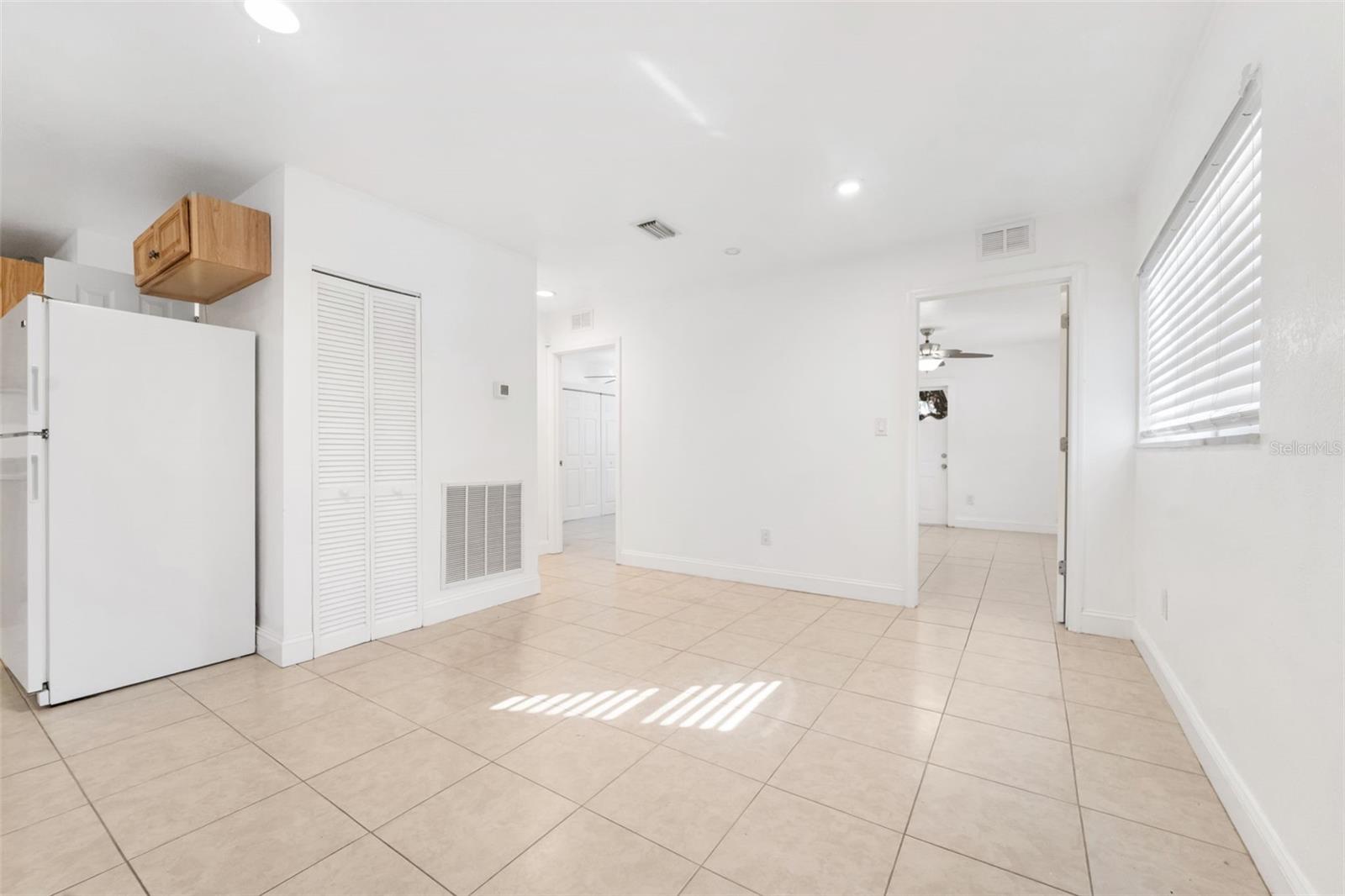 Image 9 of 31 For 10701 Village Green Avenue