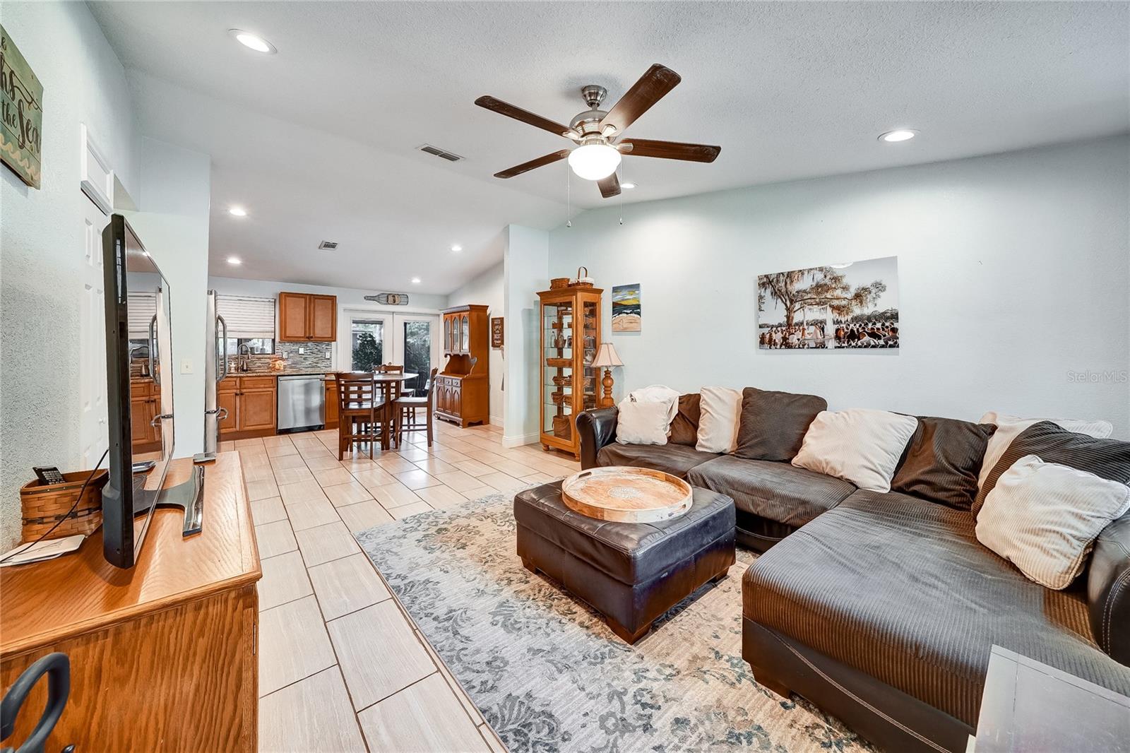 Image 4 of 15 For 3042 Hanna Court