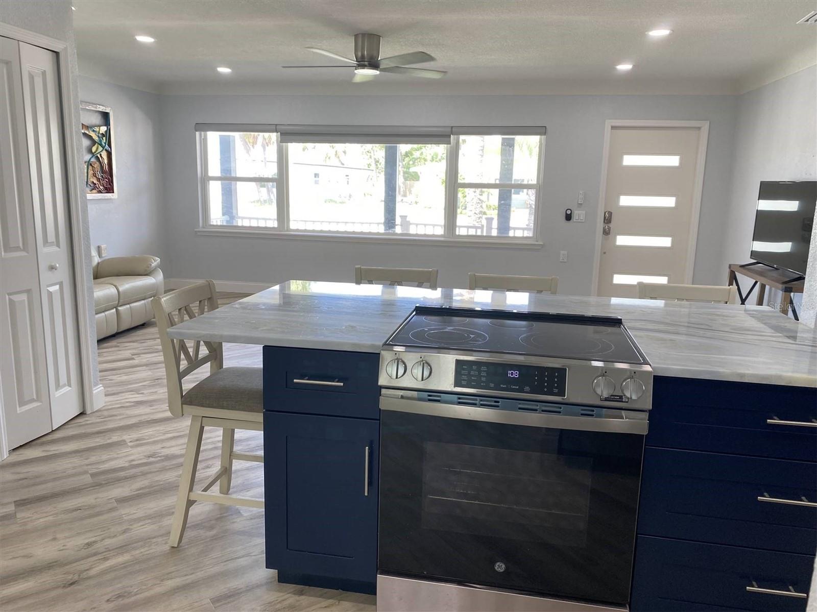 Image 5 of 22 For 460 87th Avenue