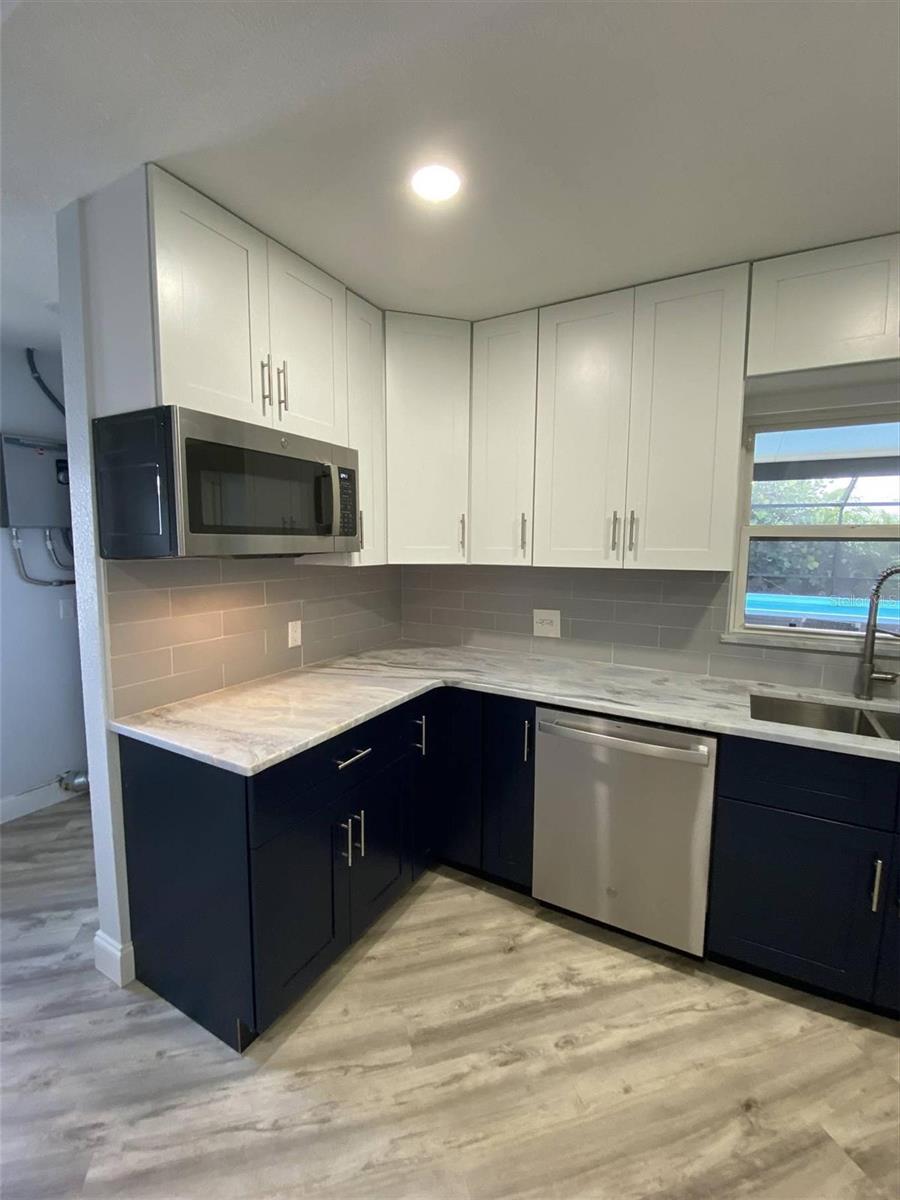 Image 7 of 22 For 460 87th Avenue