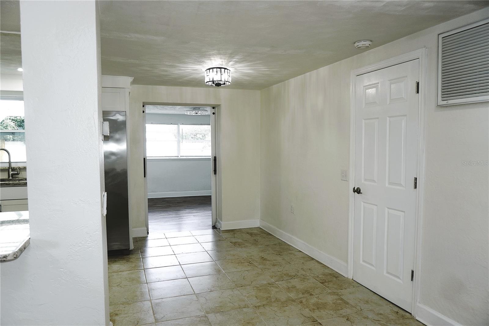 Listing photo id 9 for 1408 Jennings Drive