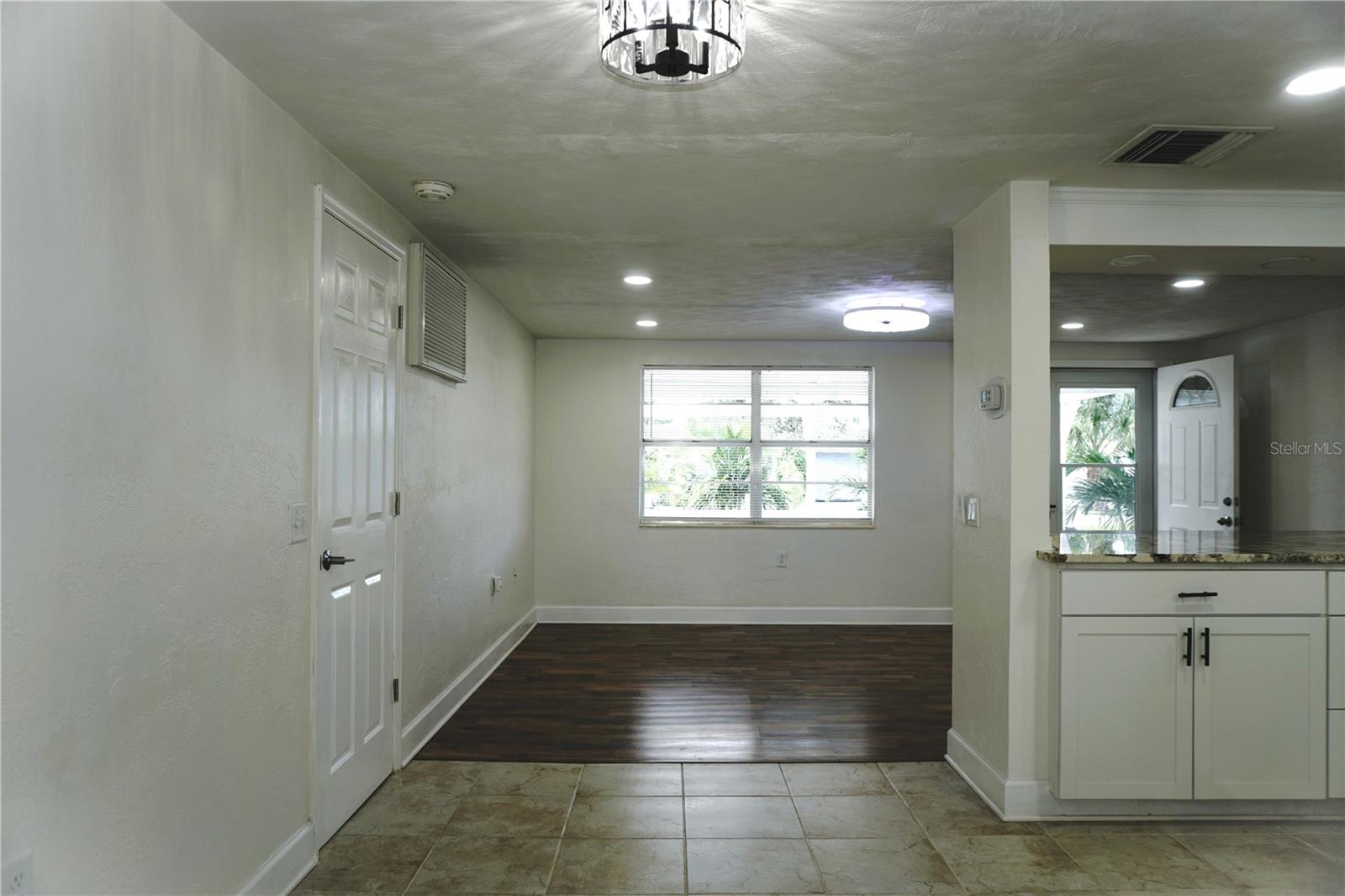 Listing photo id 10 for 1408 Jennings Drive