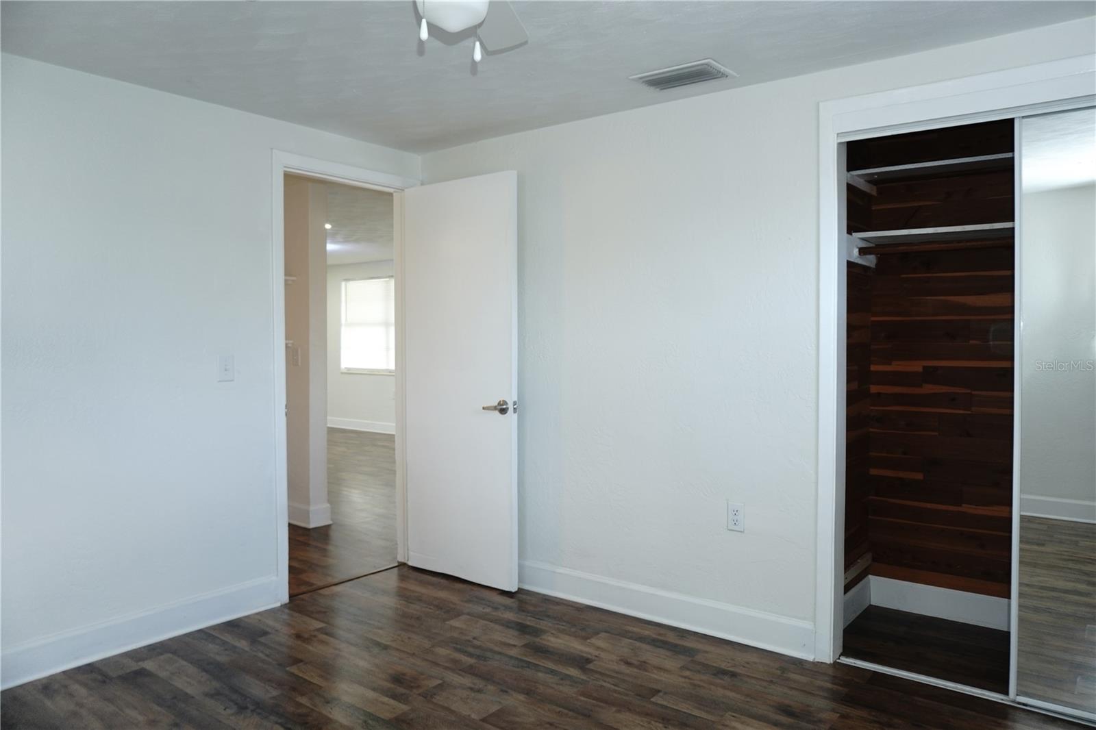 Listing photo id 11 for 1408 Jennings Drive