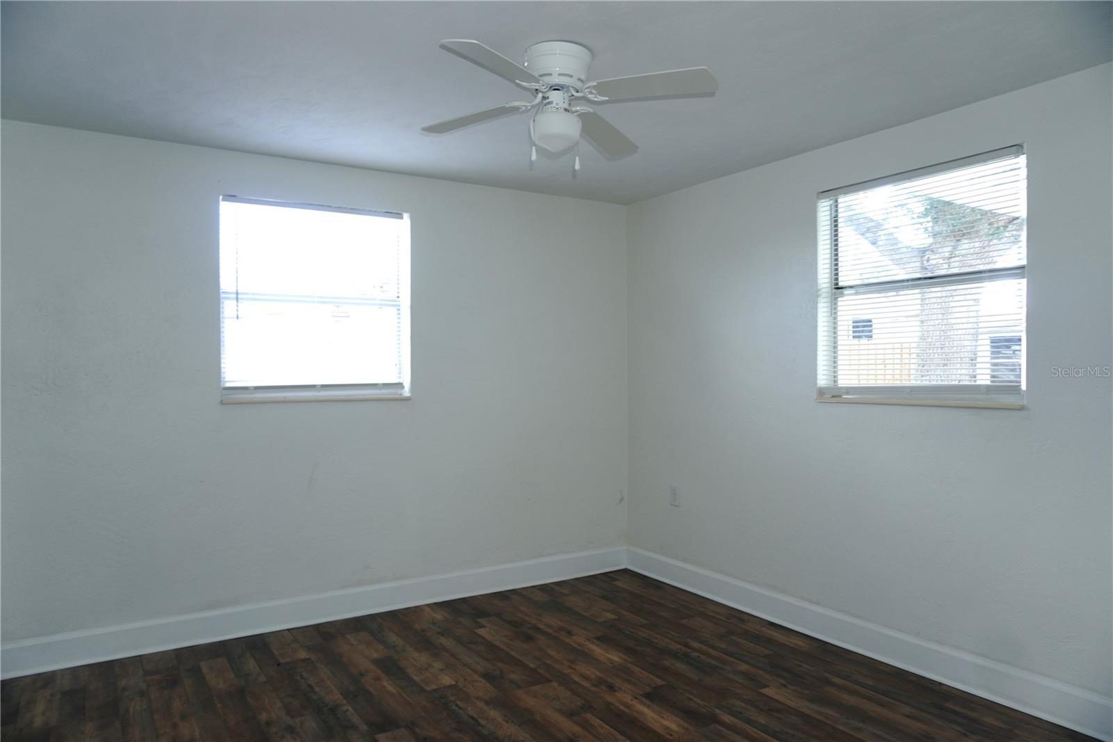 Listing photo id 12 for 1408 Jennings Drive
