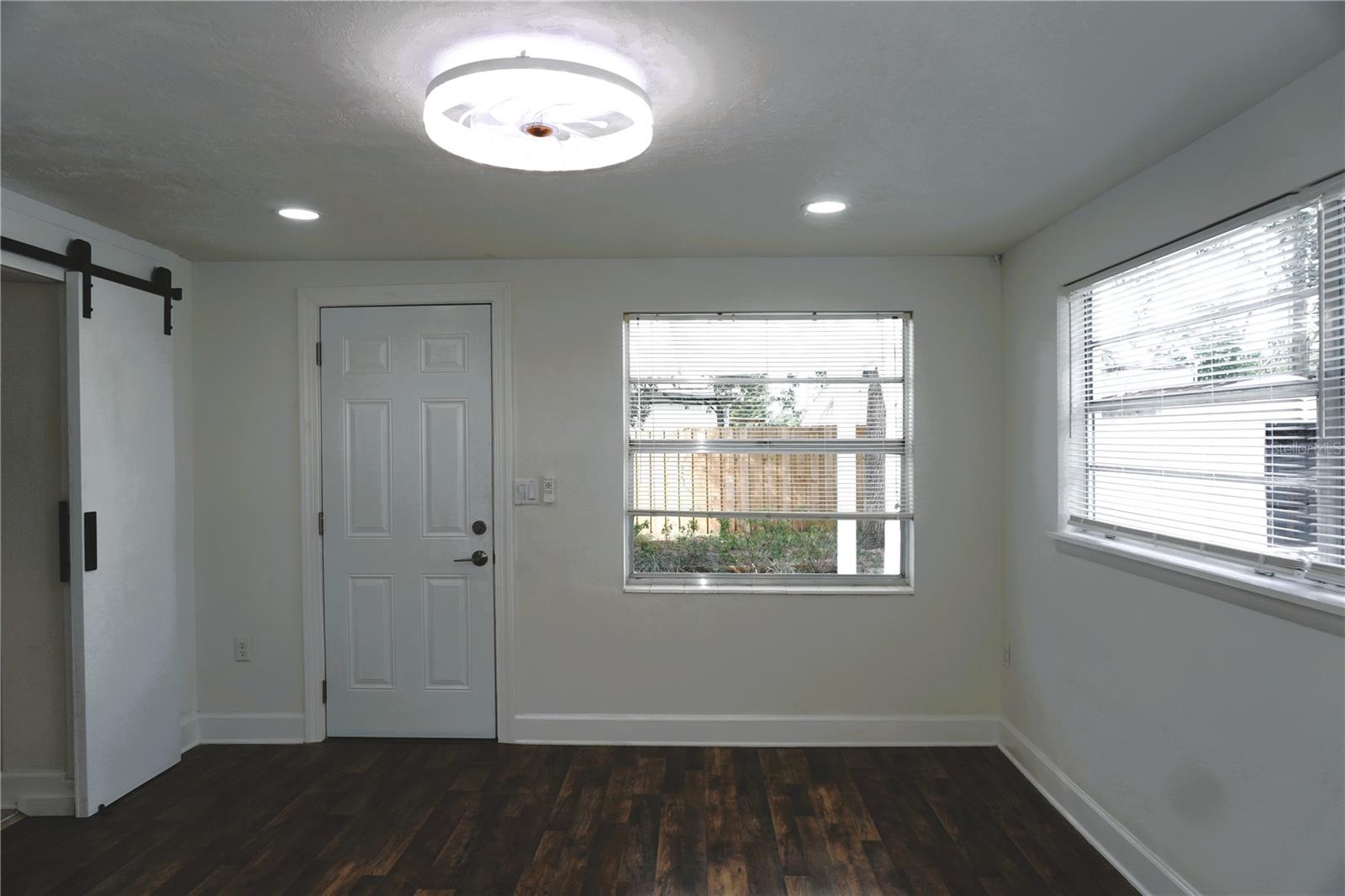 Listing photo id 19 for 1408 Jennings Drive