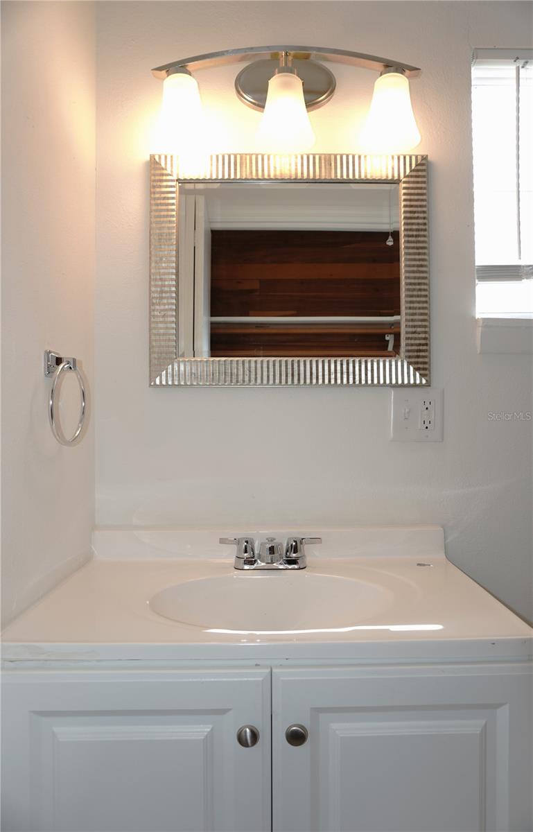 Listing photo id 22 for 1408 Jennings Drive