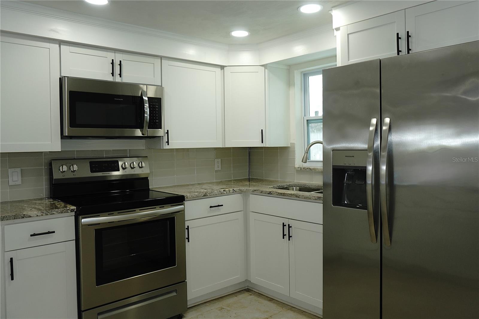 Listing photo id 7 for 1408 Jennings Drive