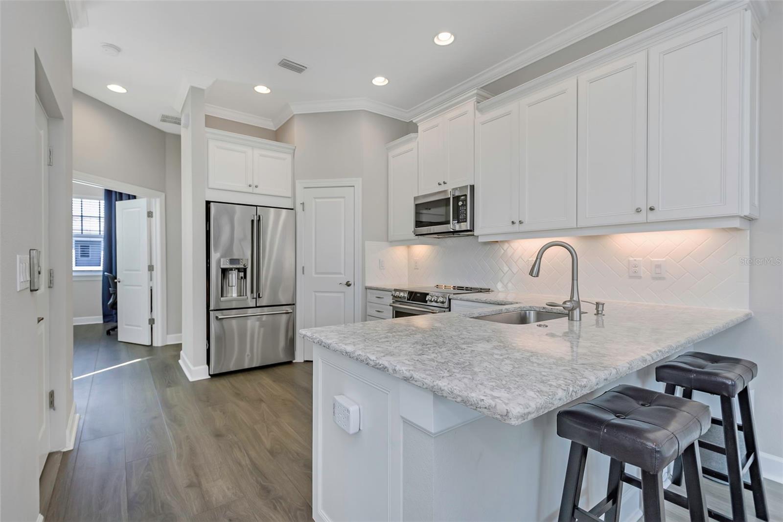 Image 4 of 36 For 4063 Rocky Shores Drive