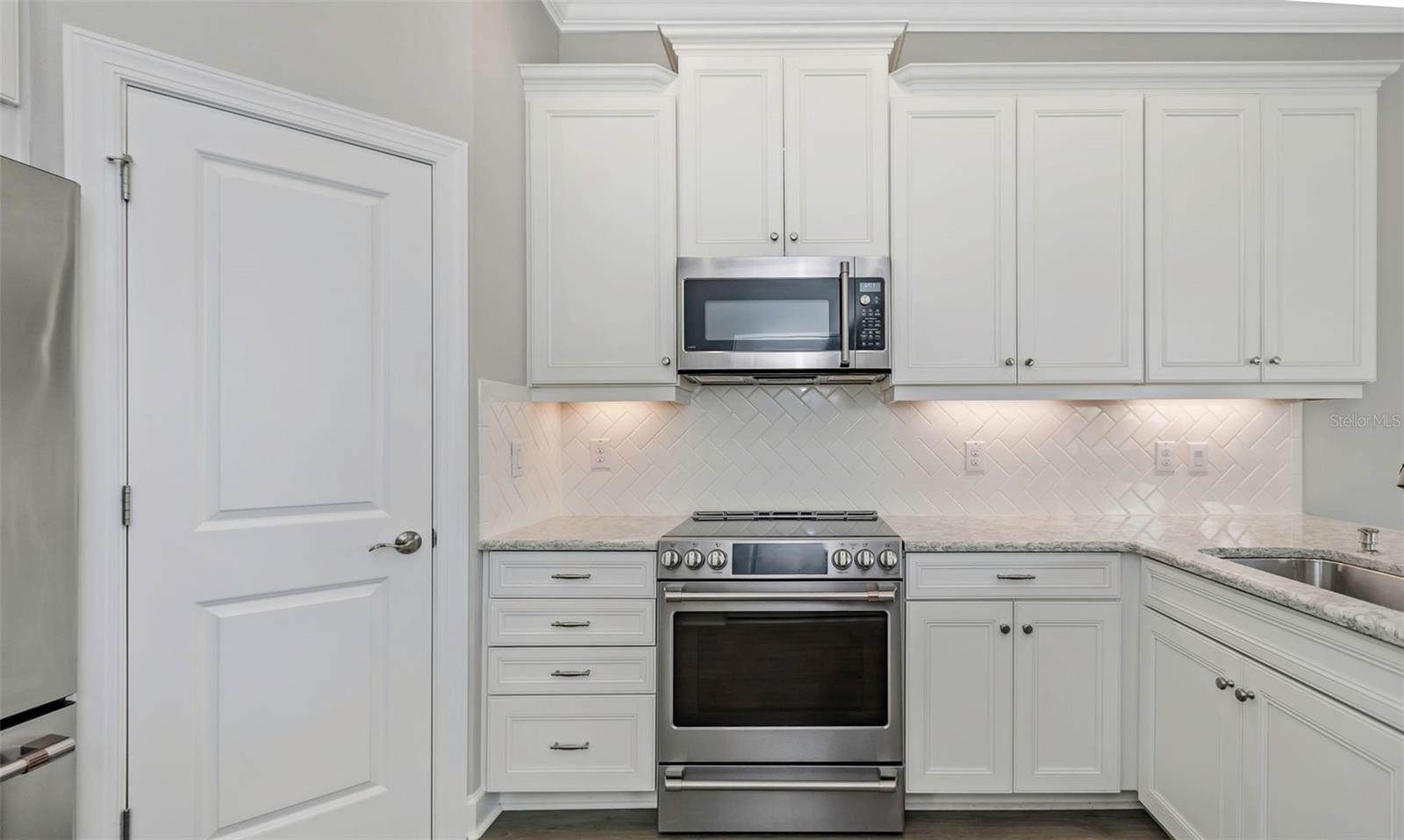 Image 6 of 36 For 4063 Rocky Shores Drive