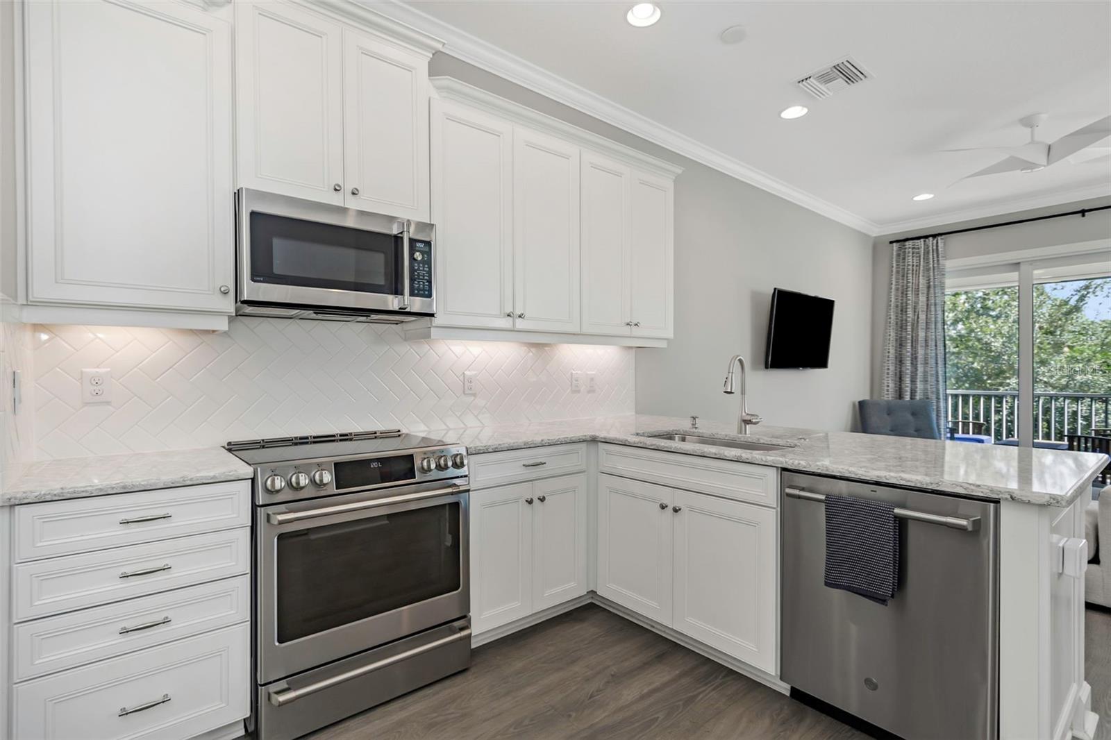 Image 8 of 36 For 4063 Rocky Shores Drive