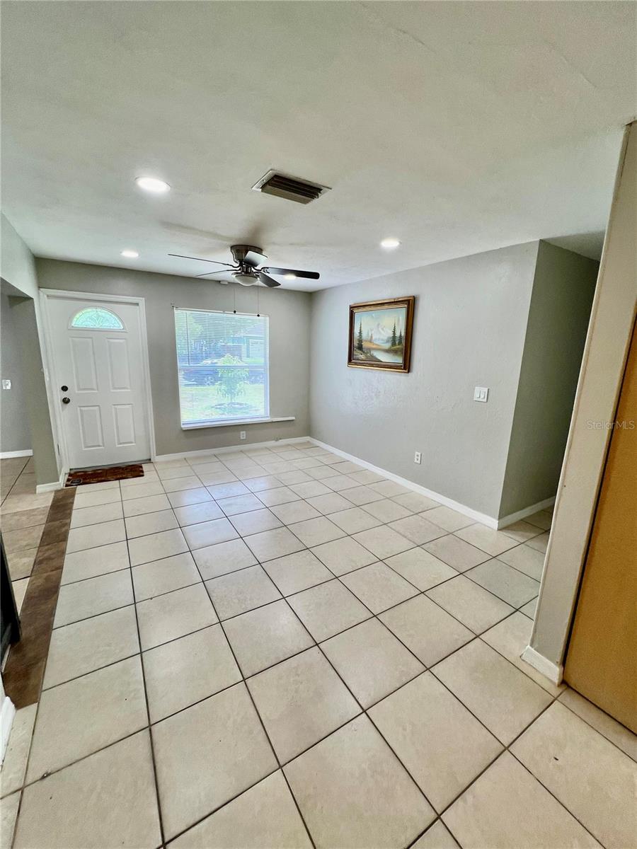 Image 15 of 30 For 7115 Orpine Drive N