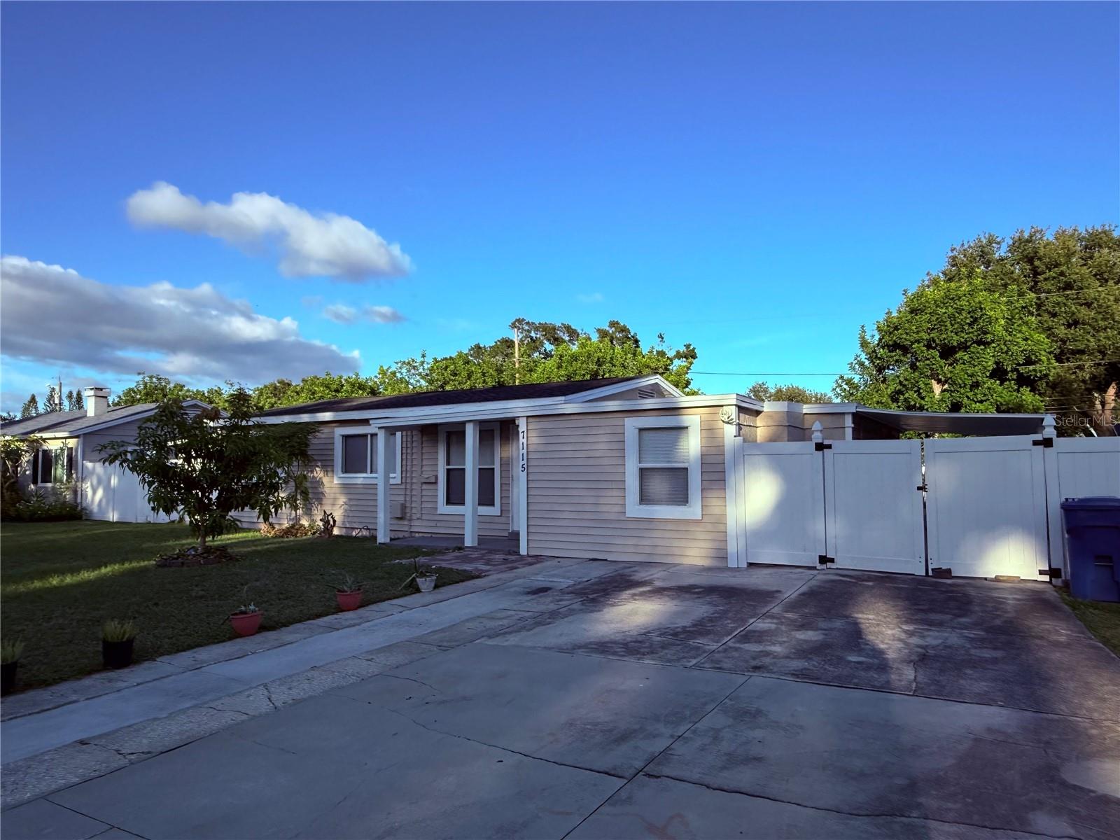 Image 2 of 30 For 7115 Orpine Drive N