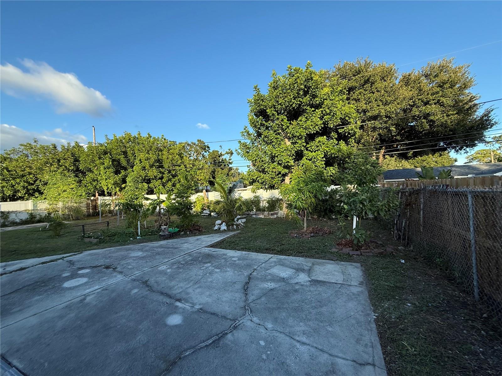 Image 24 of 30 For 7115 Orpine Drive N