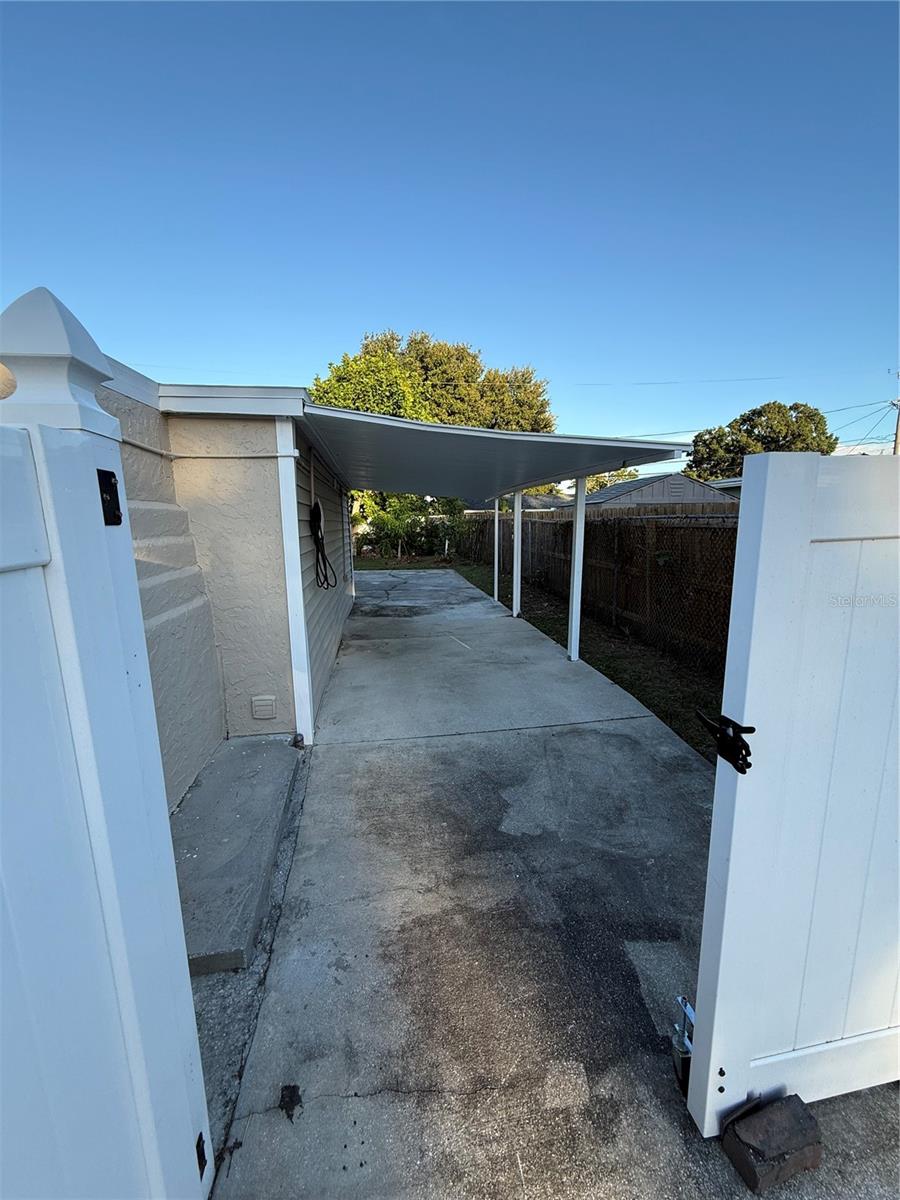 Image 25 of 30 For 7115 Orpine Drive N