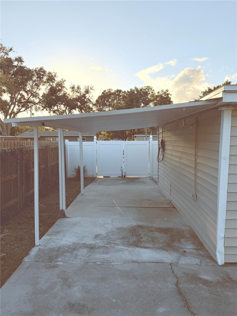 Image 27 of 30 For 7115 Orpine Drive N