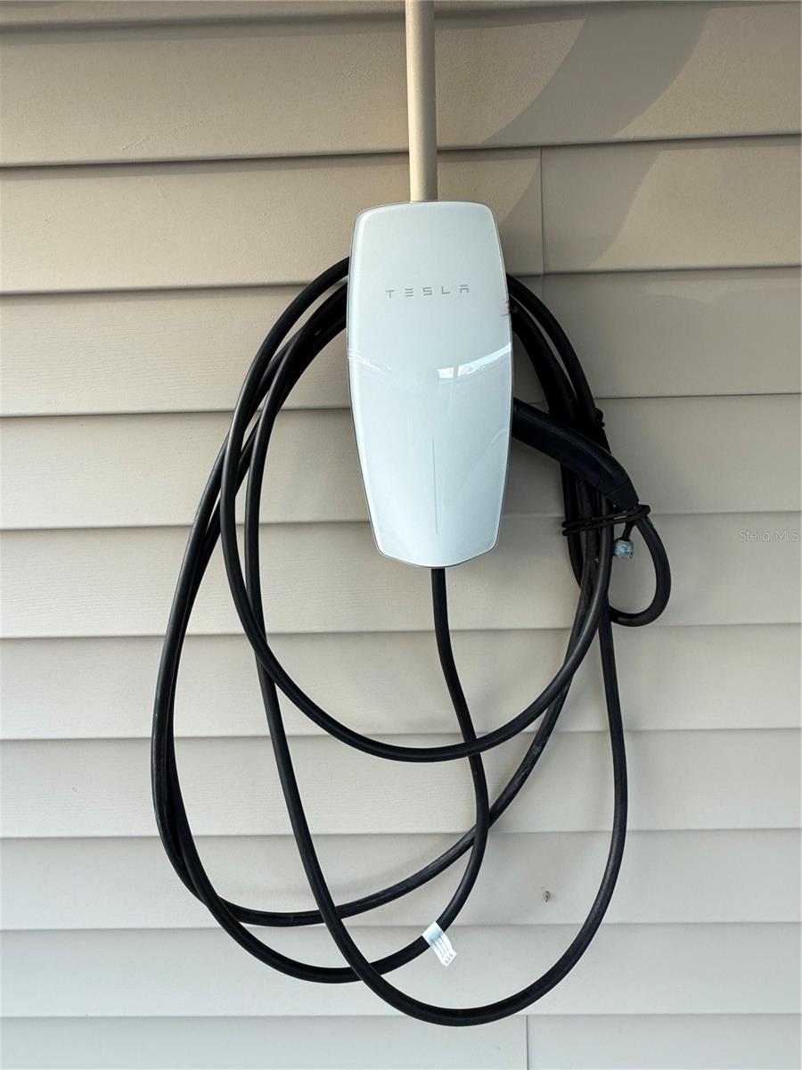 Image 28 of 30 For 7115 Orpine Drive N