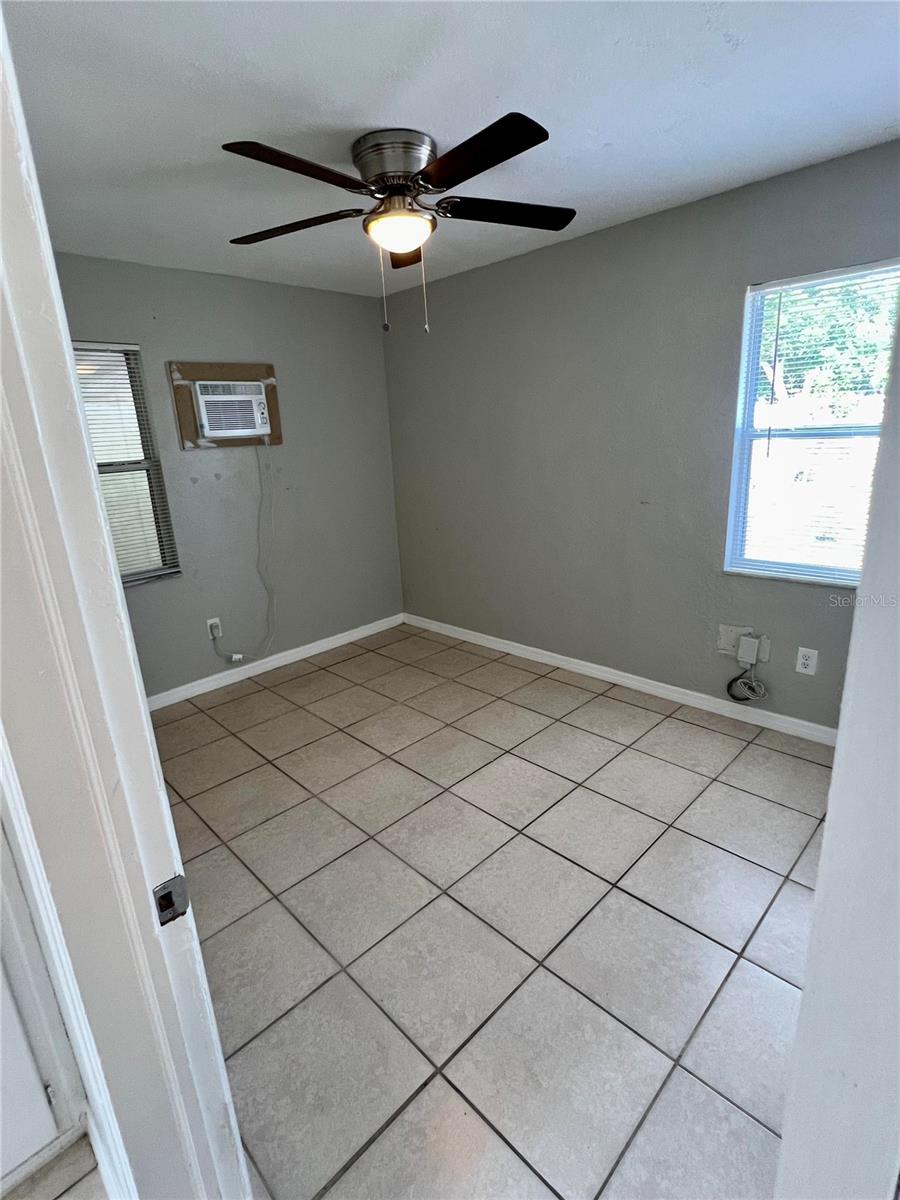 Image 8 of 30 For 7115 Orpine Drive N