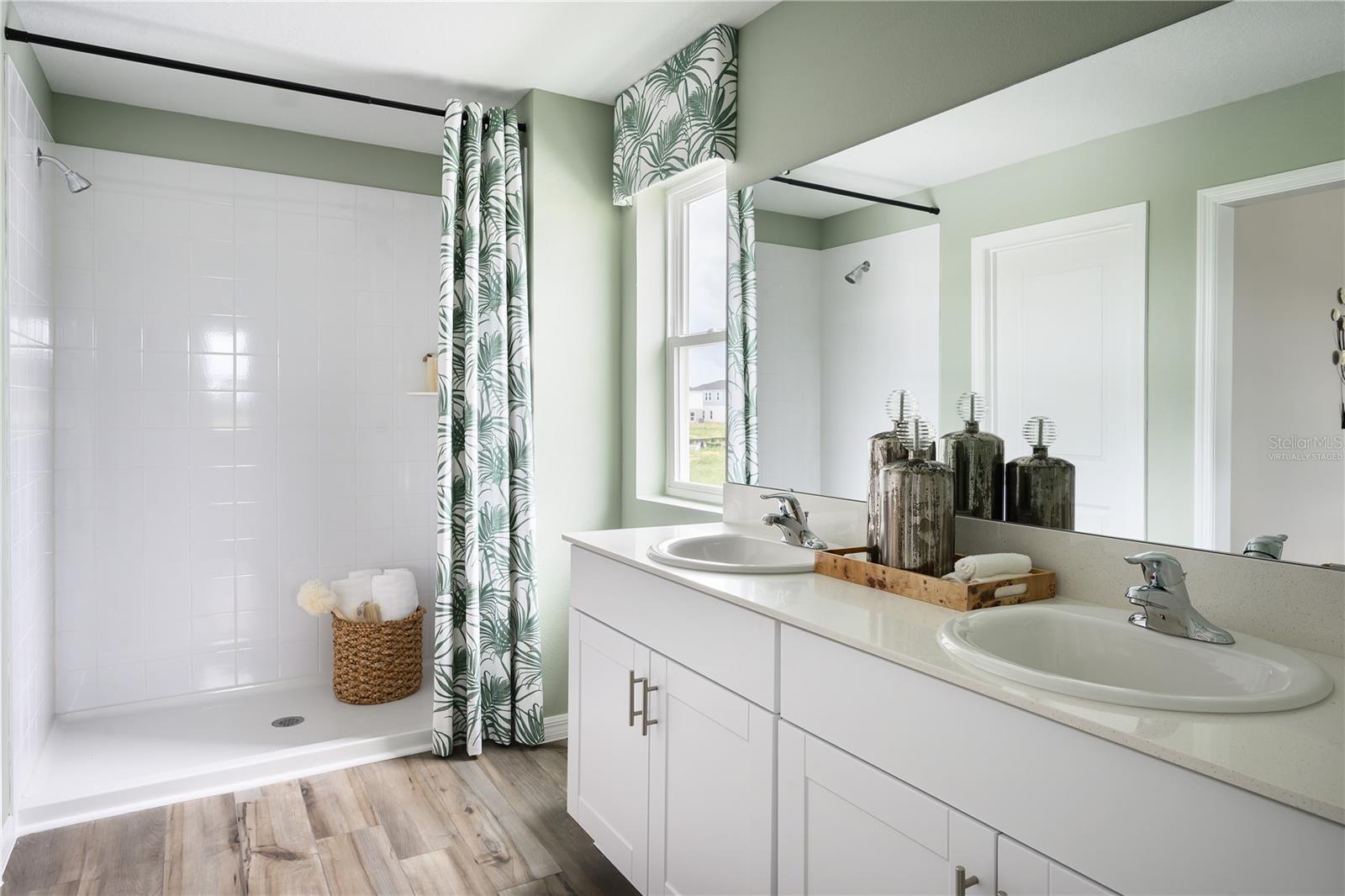 Image 8 of 14 For 4386 Rivervbend Boulevard