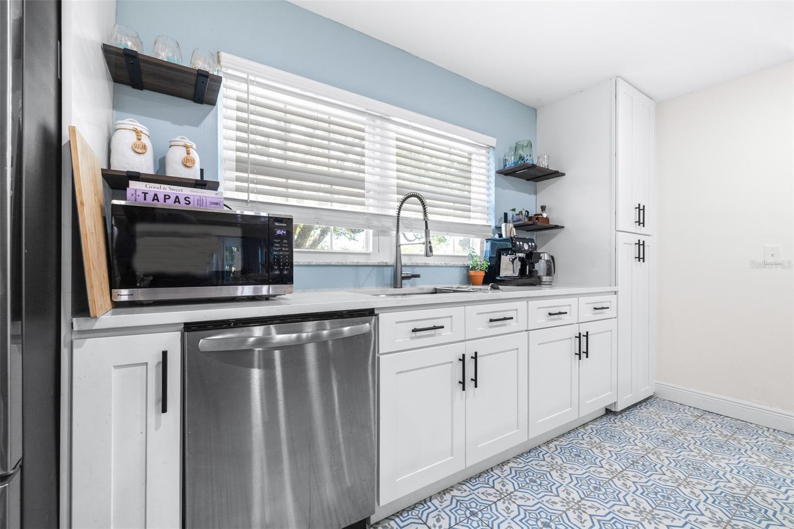 Image 12 of 47 For 2244 Glenmoor Road N