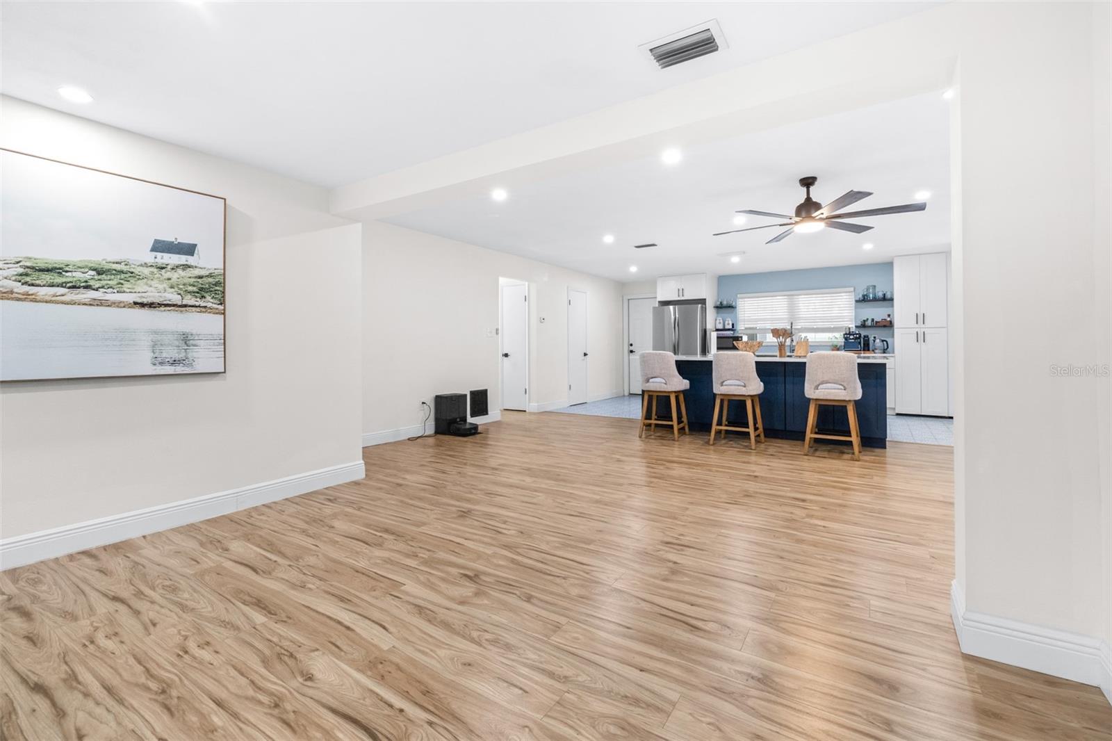 Image 16 of 47 For 2244 Glenmoor Road N