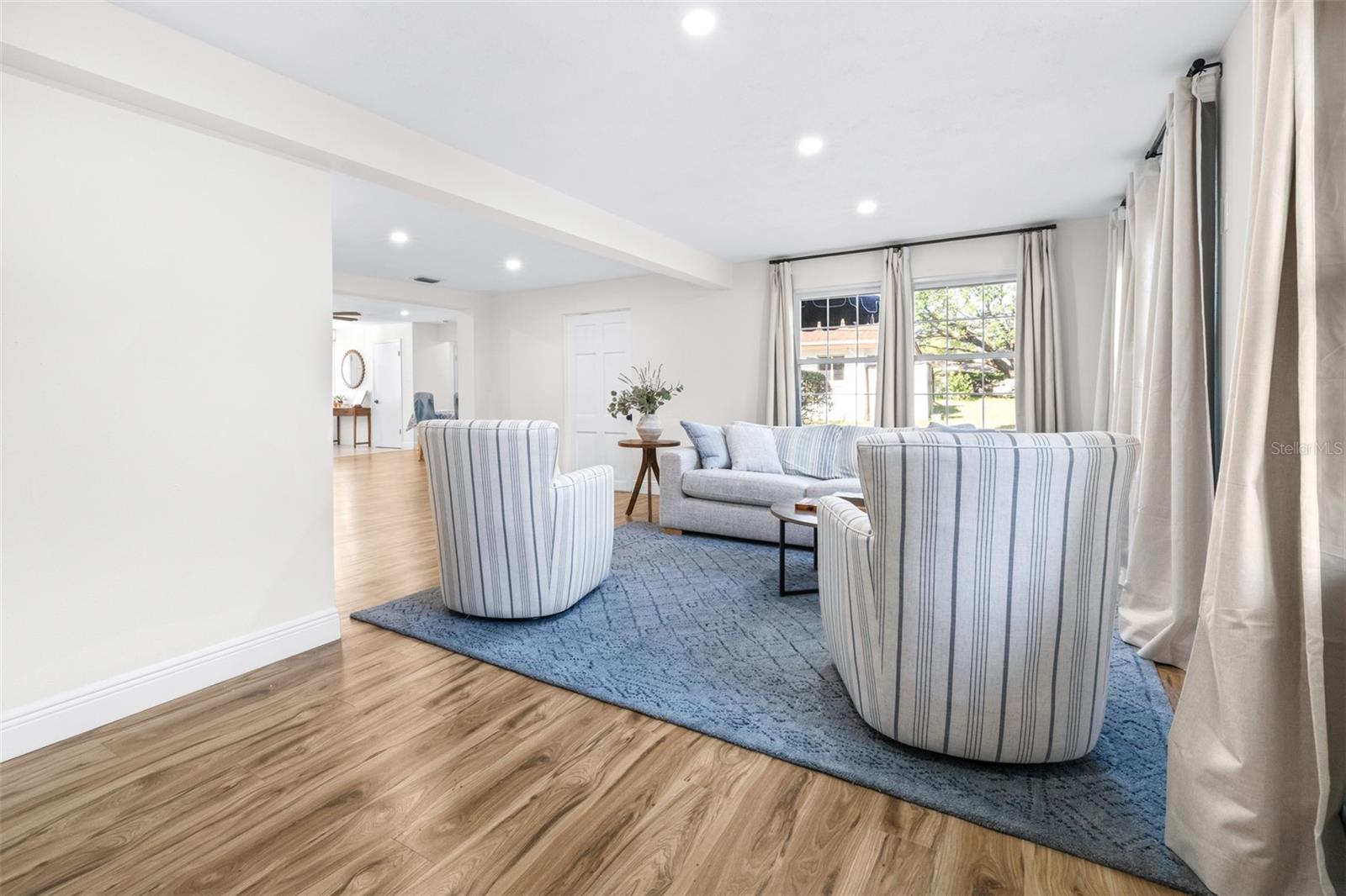 Image 19 of 47 For 2244 Glenmoor Road N